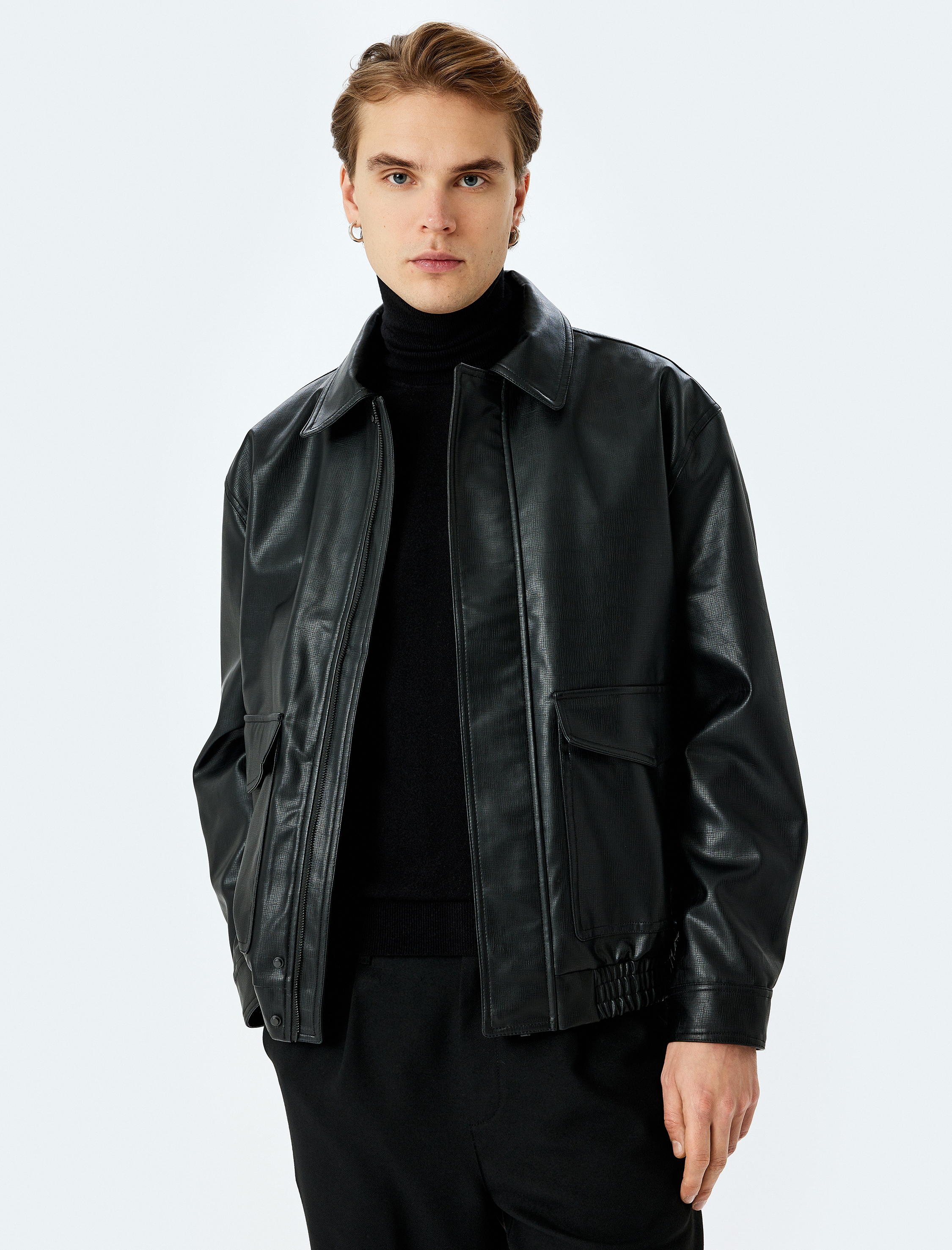   Uzun Kollu Kapaklı Cep Detaylı Suni Deri Ceket