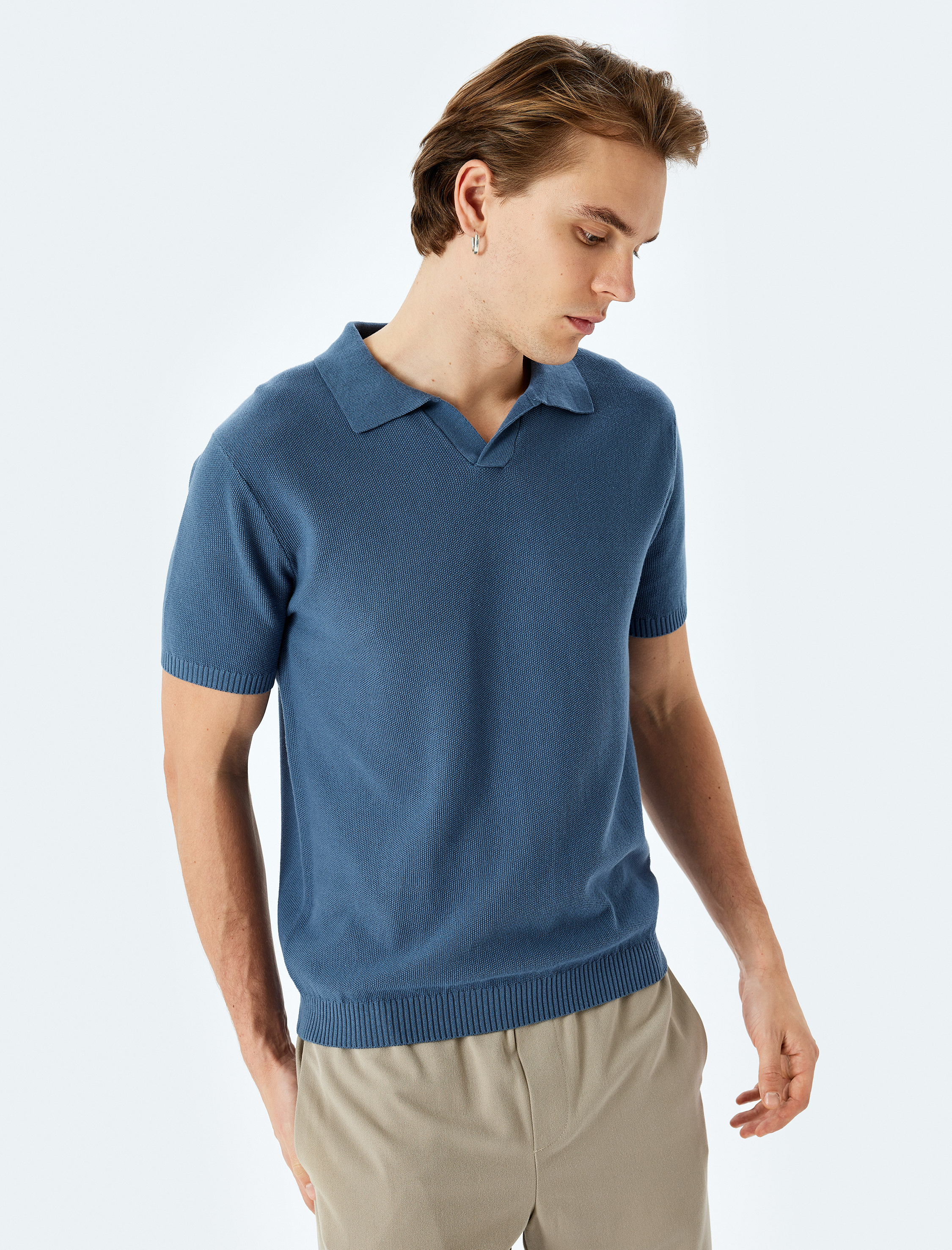   Pamuklu V Polo Yaka Kısa Kollu Triko Tişört