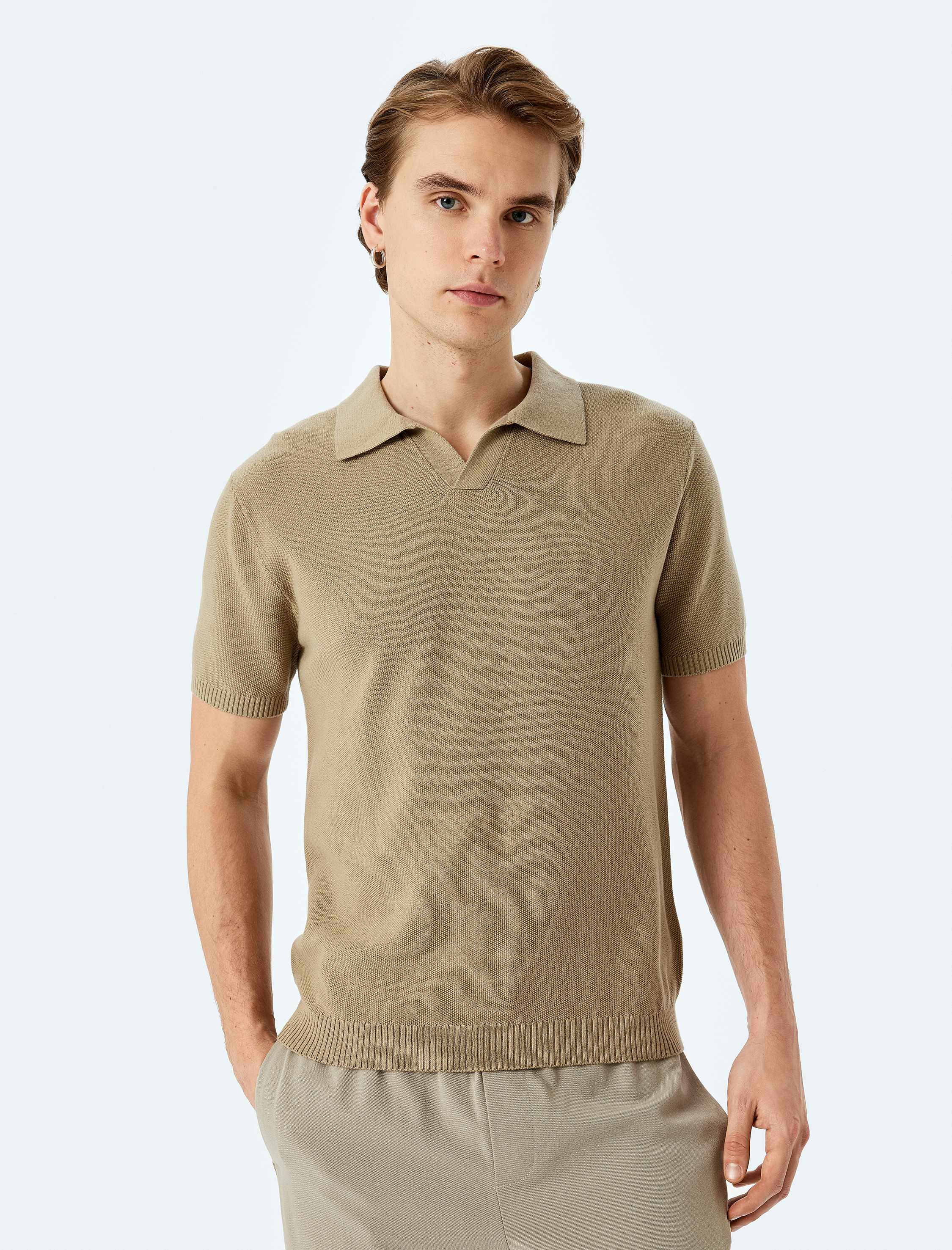   Pamuklu V Polo Yaka Kısa Kollu Triko Tişört