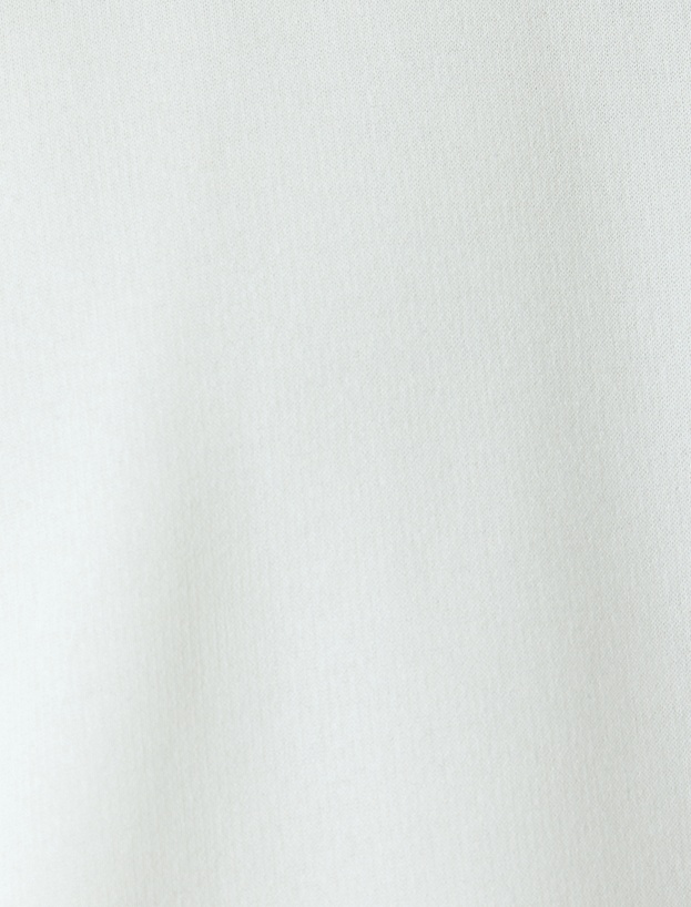 Uzun Kollu Çizgi Detaylı Slogan İşlemeli V Yaka Sweatshirt_5