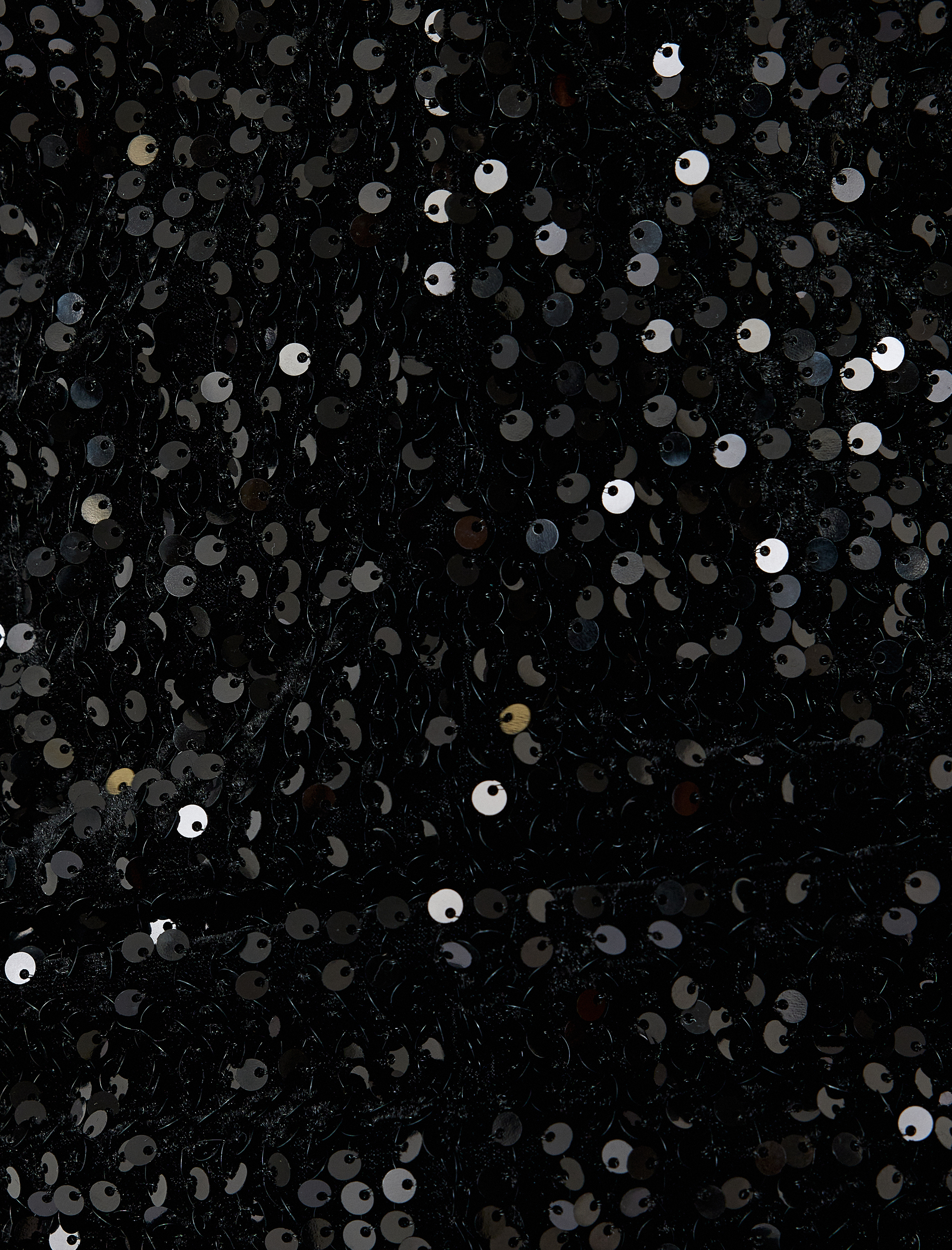   Boyundan Bağlamalı Halter Yaka Pullu Payetli Bluz