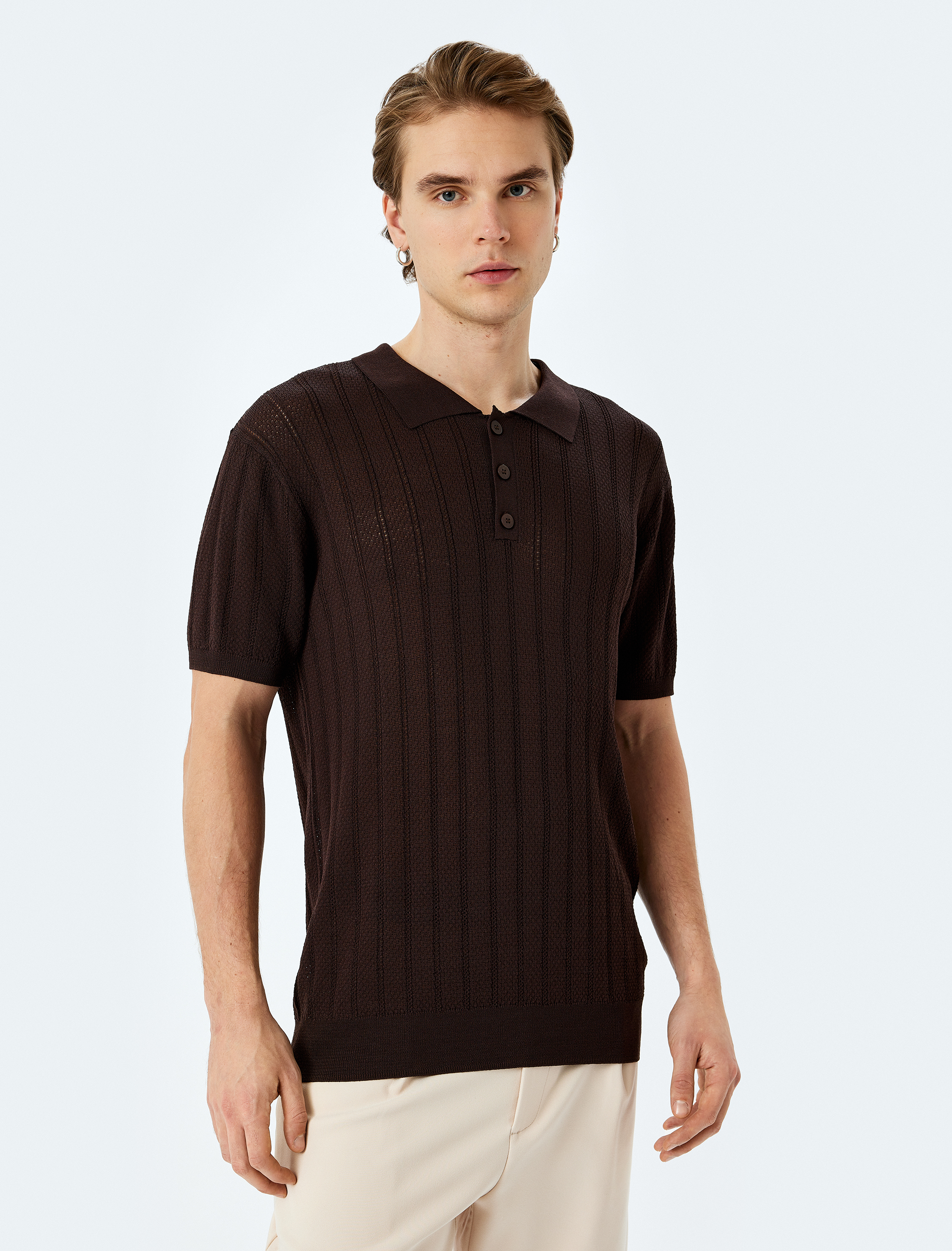   Polo Yaka Düğme Detaylı Viskon Karışımlı Dokulu Kısa Kollu Triko Tişört