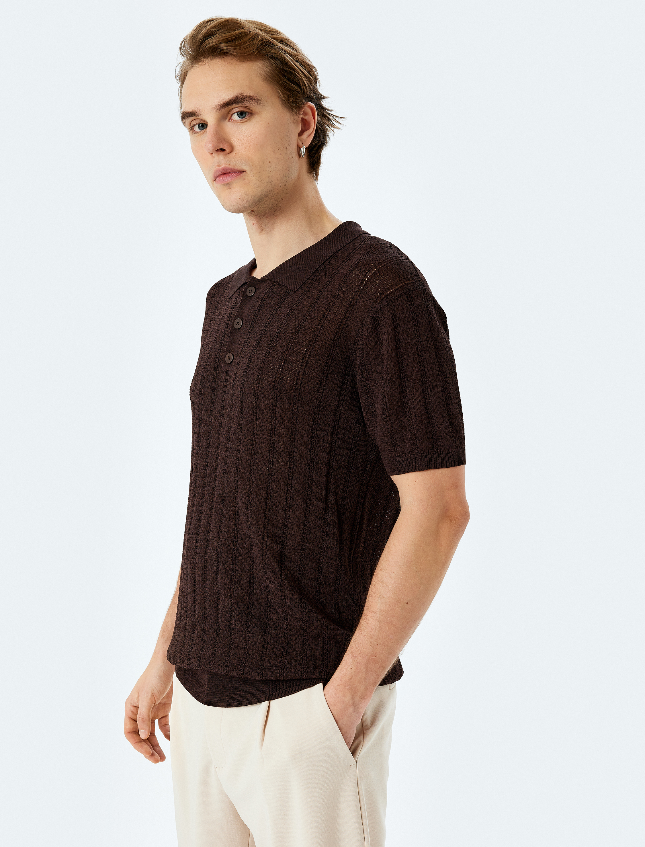   Polo Yaka Düğme Detaylı Viskon Karışımlı Dokulu Kısa Kollu Triko Tişört