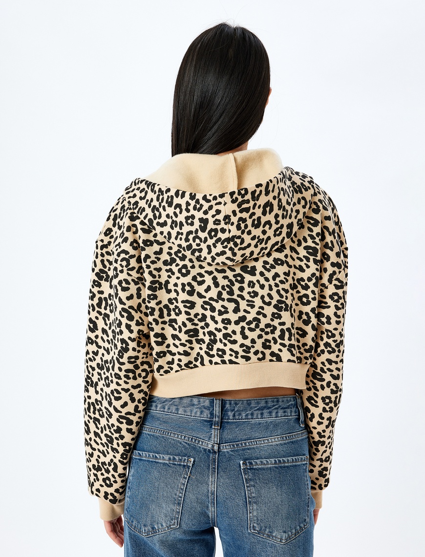   Leopar Desenli Kapüşonlu Fermuarlı Crop Sweatshirt