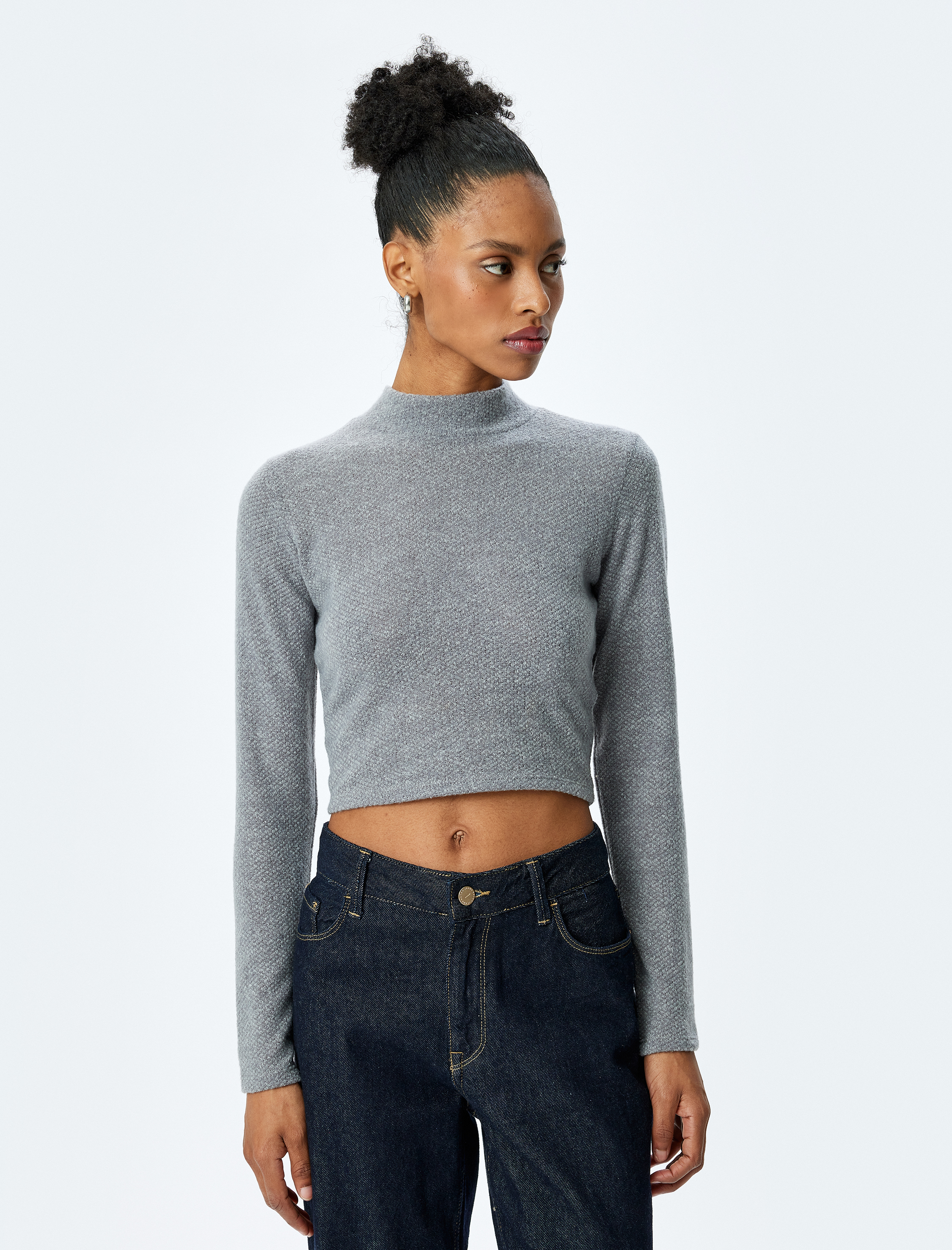   Yumuşak Dokulu Dik Yaka Uzun Kollu Crop Tişört