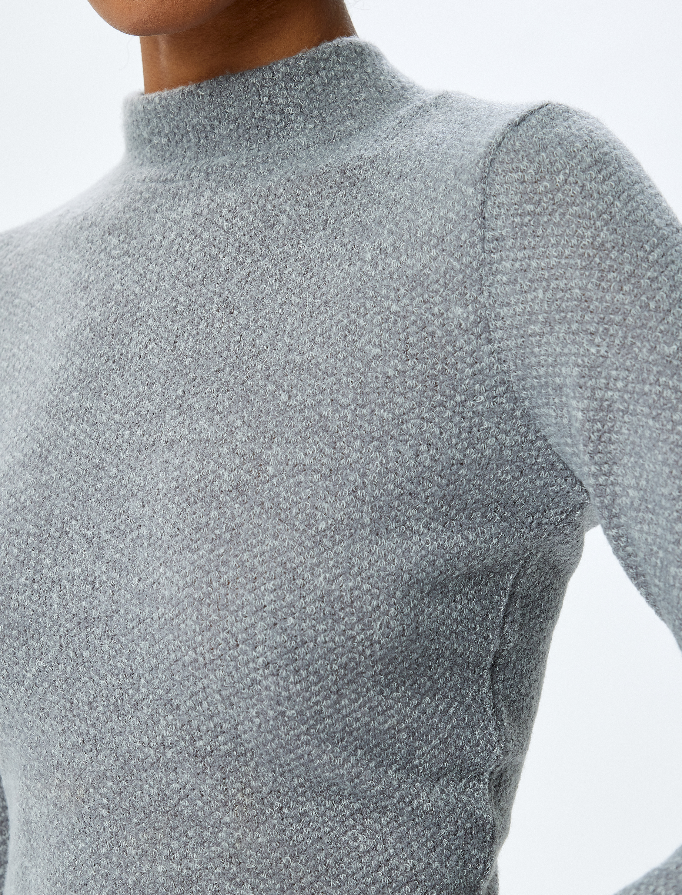   Yumuşak Dokulu Dik Yaka Uzun Kollu Crop Tişört