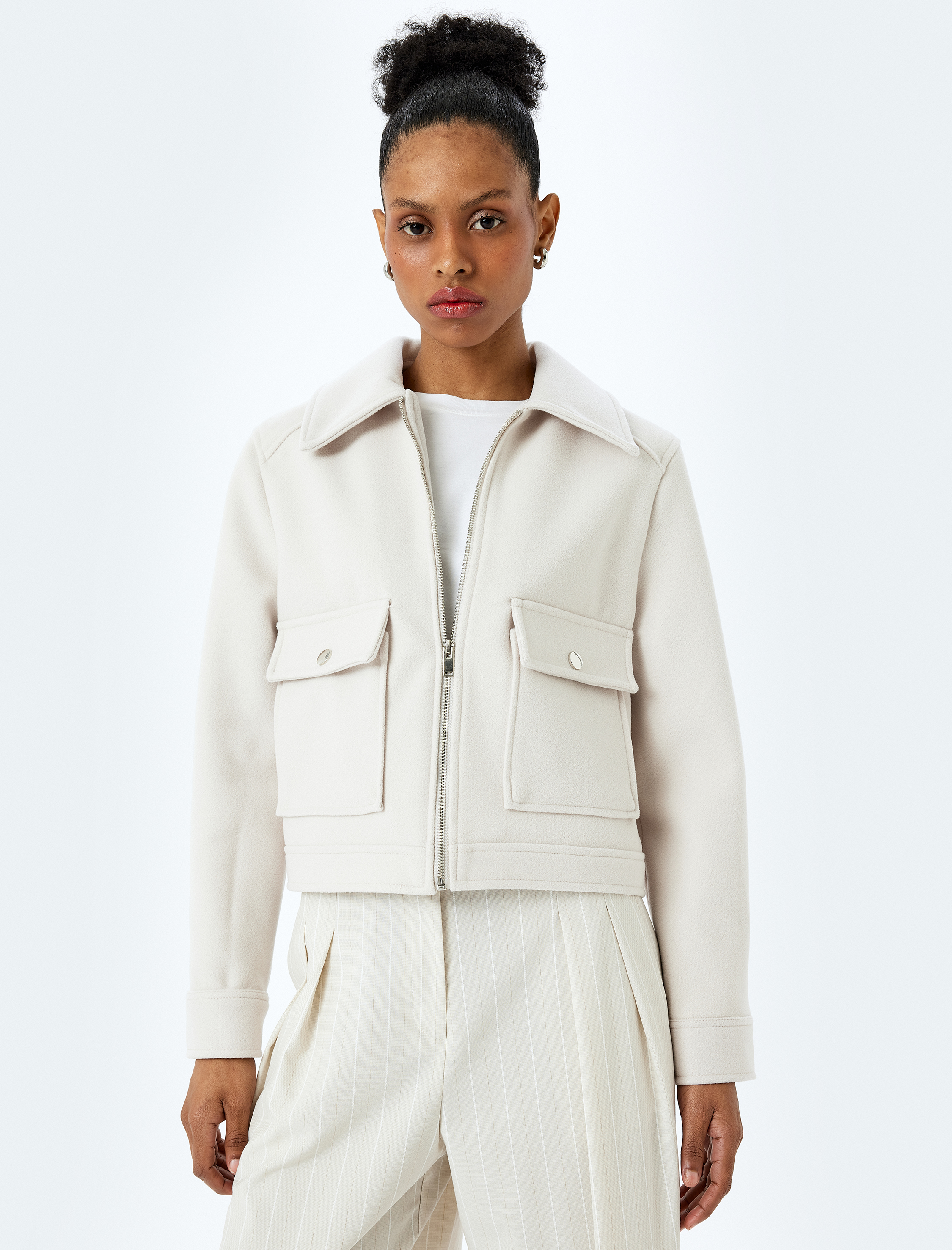   Cep Detaylı Fermuarlı Kaşe Crop Ceket