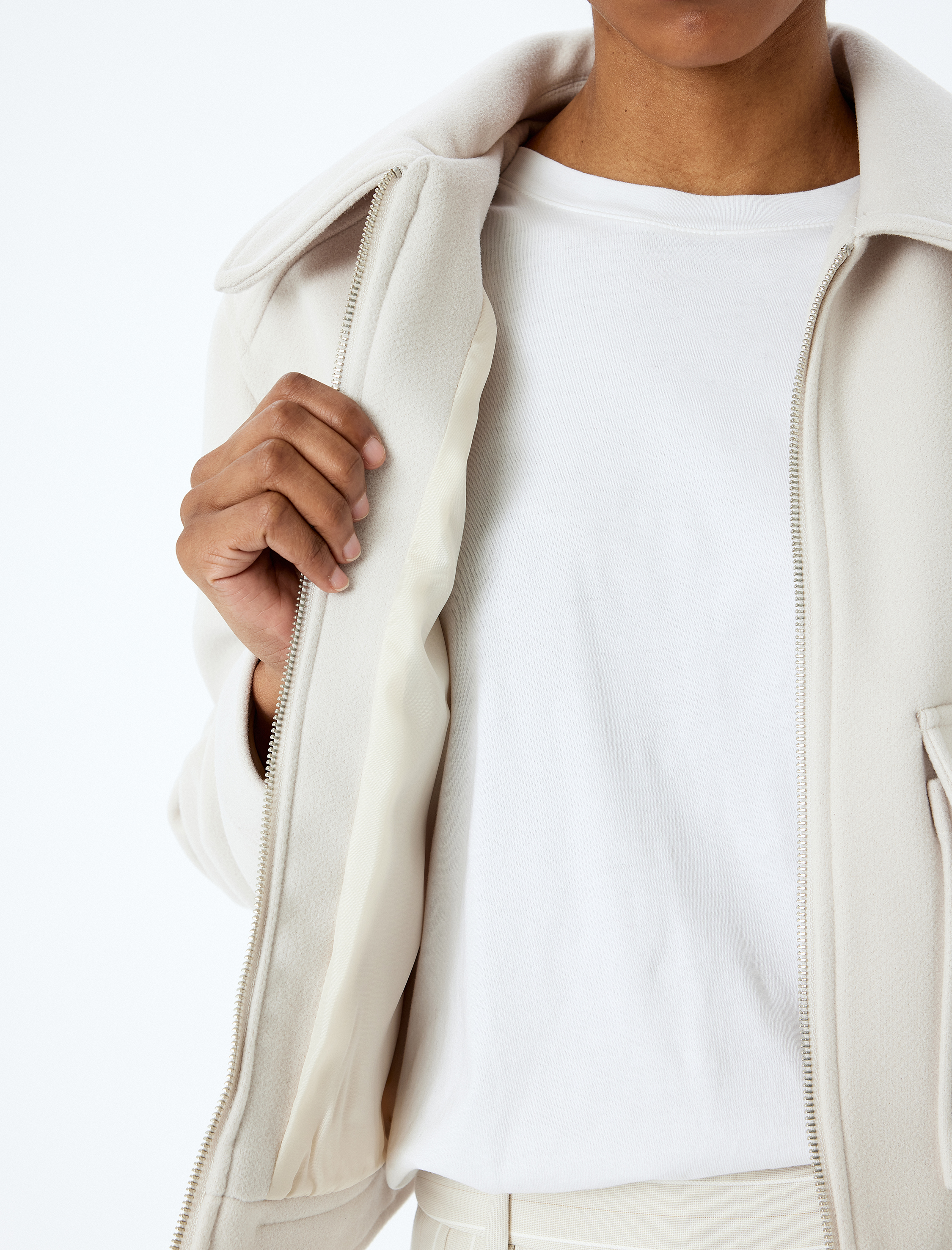   Cep Detaylı Fermuarlı Kaşe Crop Ceket