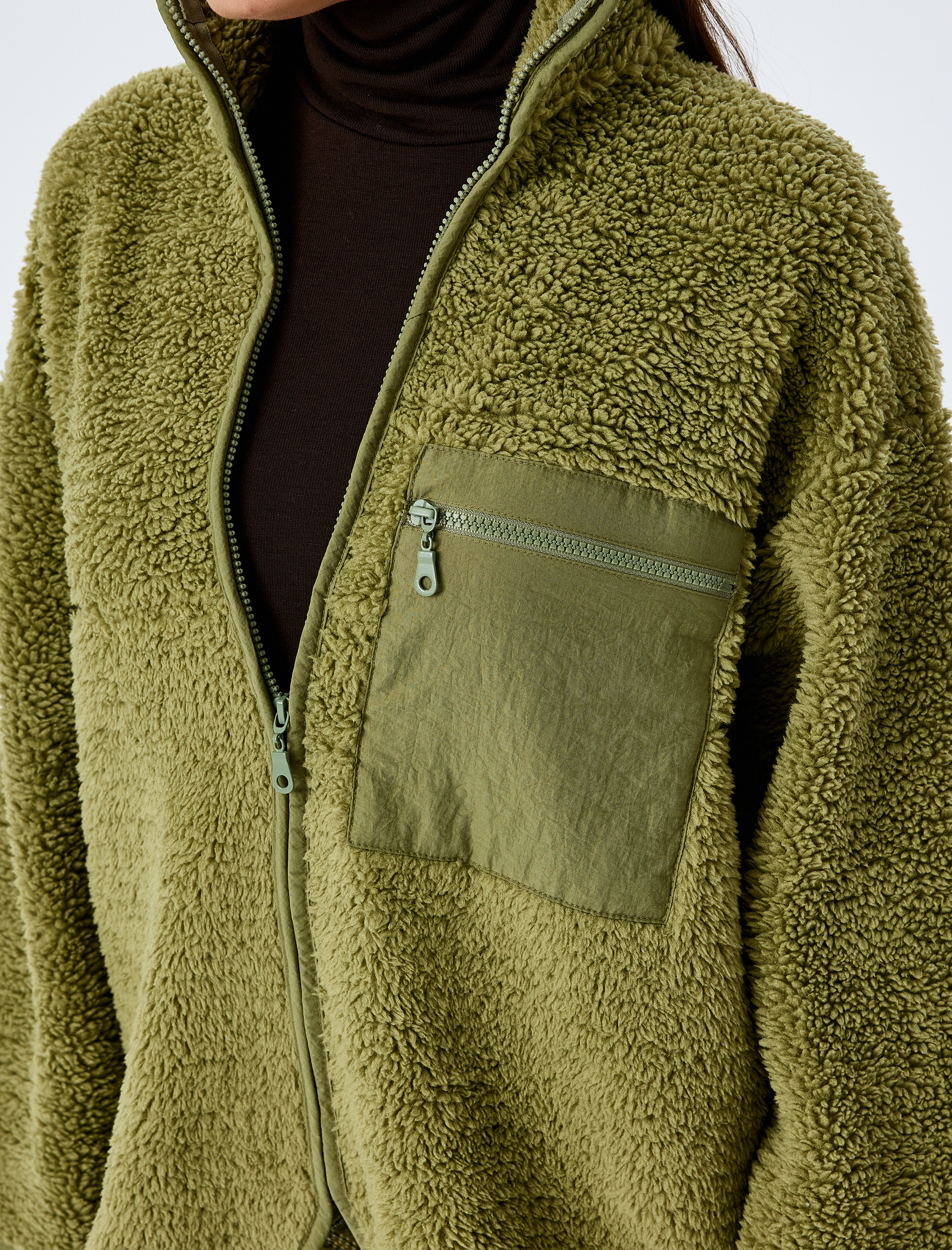   Dik Yaka Fermuarlı Cep Detaylı Peluş Oversize Sweatshirt