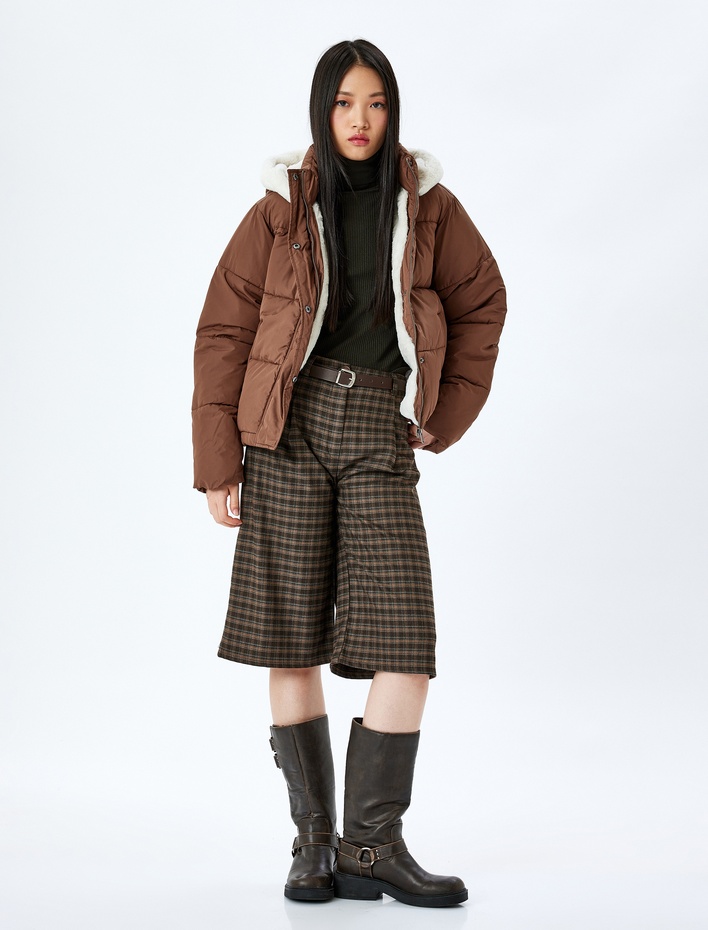  Kapüşonlu İçi Suni Kürklü Fermuarlı Şişme Mont