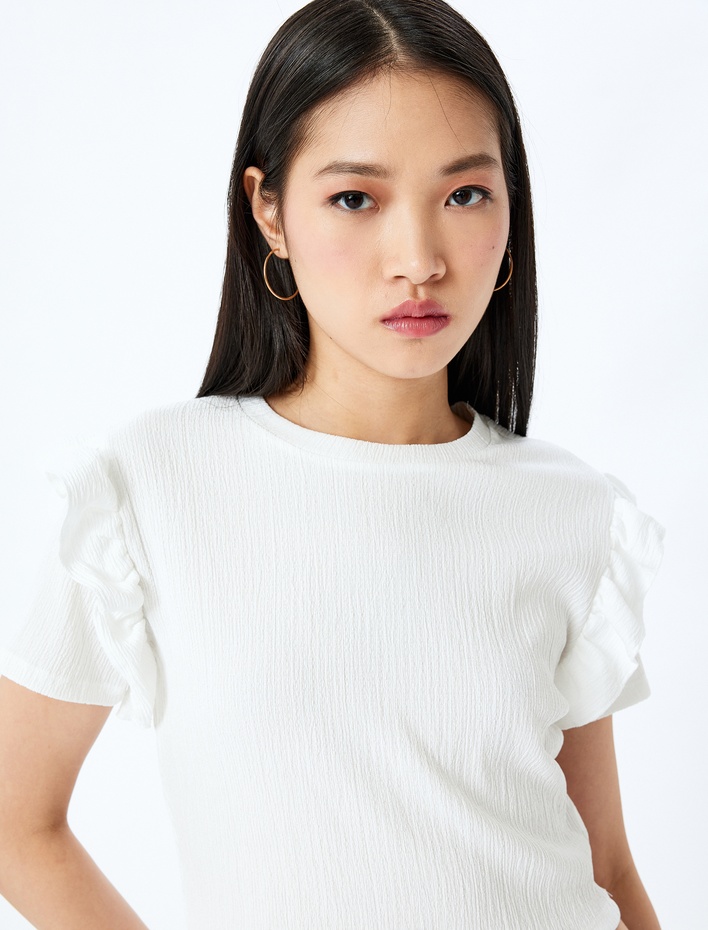  Fırfır Detaylı Kısa Kollu Bisiklet Yaka Tişört Bürümcük