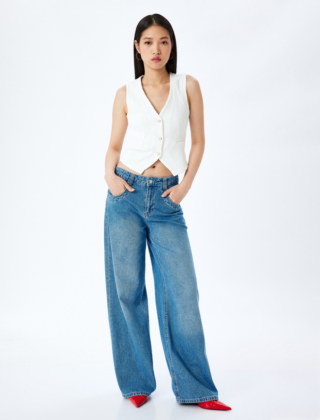 Düğme Detaylı Kolsuz V Yaka Slim Fit Yelek_1