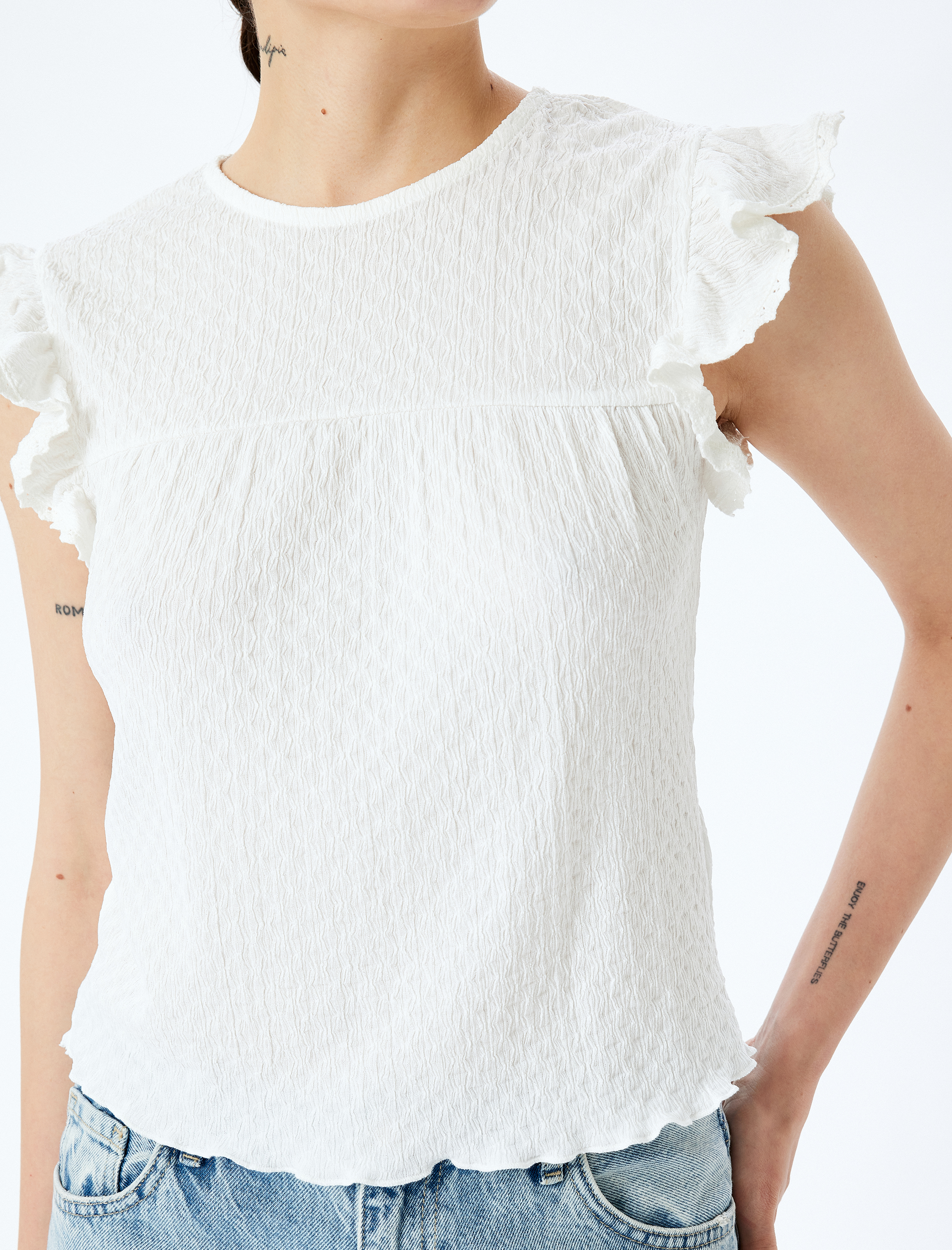   Fırfır Detaylı Kolsuz Bisiklet Yaka Tişört Bürümcük