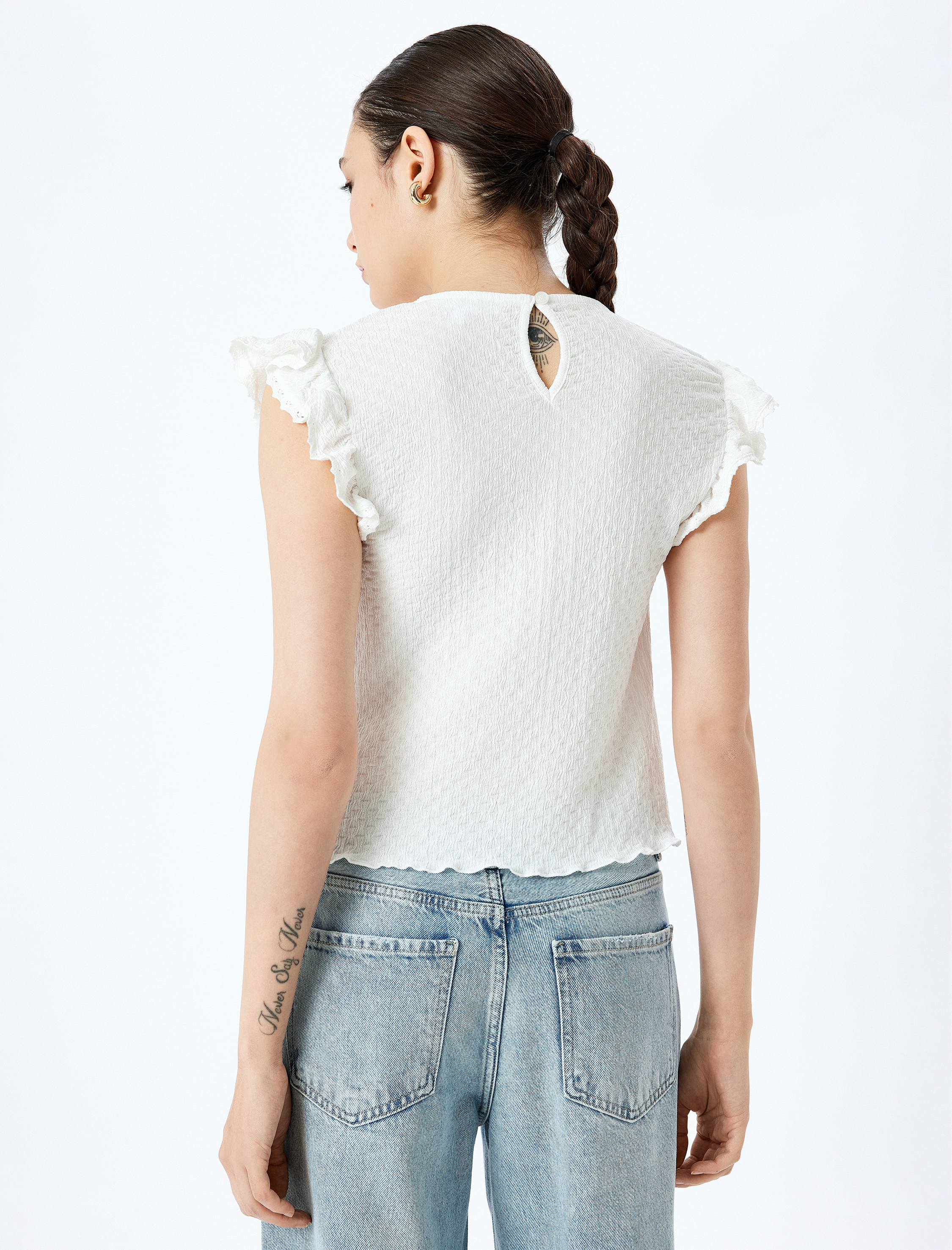   Fırfır Detaylı Kolsuz Bisiklet Yaka Tişört Bürümcük