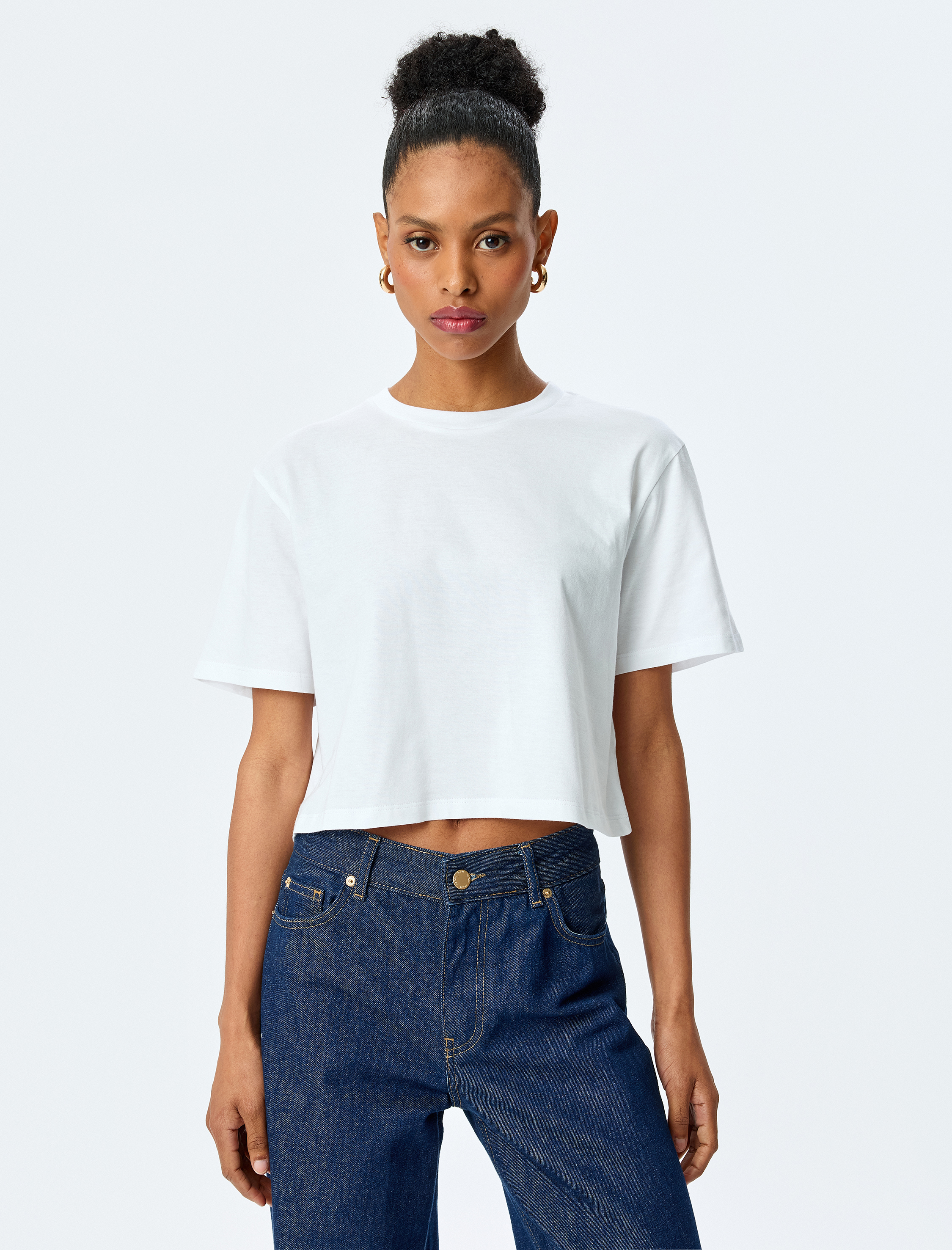   Pamuklu Bisiklet Yaka Kısa Kollu Crop Tişört