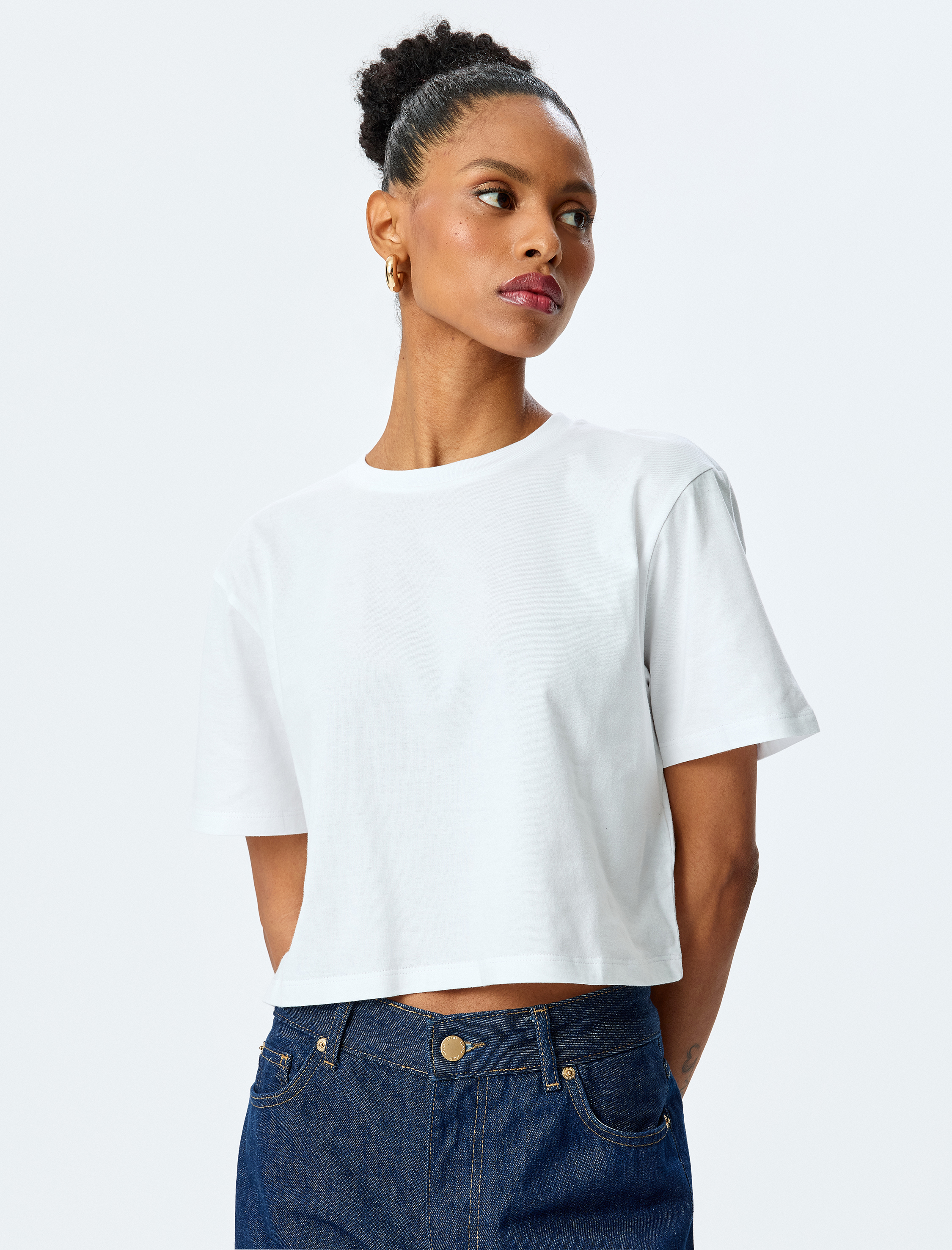   Pamuklu Bisiklet Yaka Kısa Kollu Crop Tişört