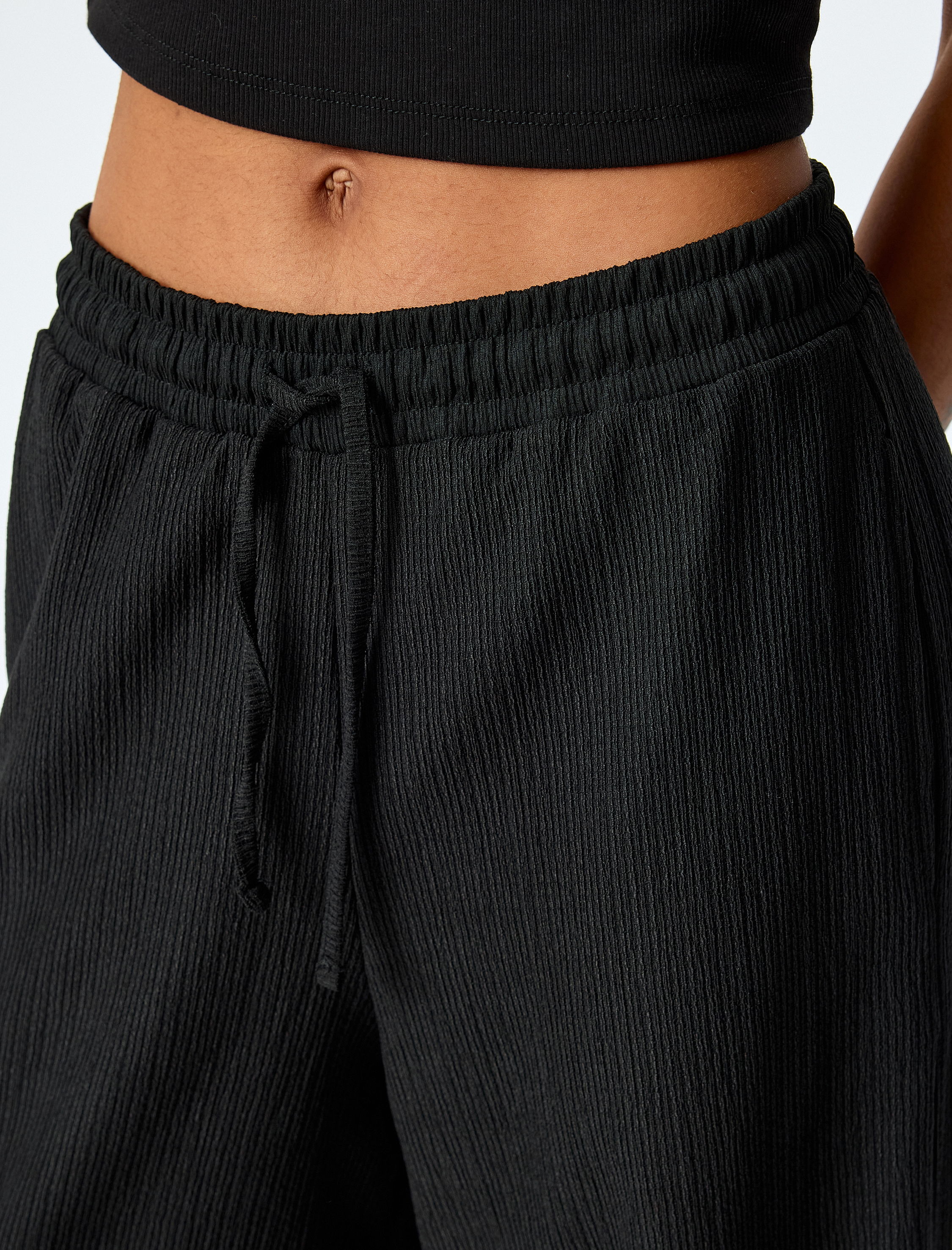   Beli Bağcıklı Dokulu Yüksek Bel Geniş Paça Pantolon