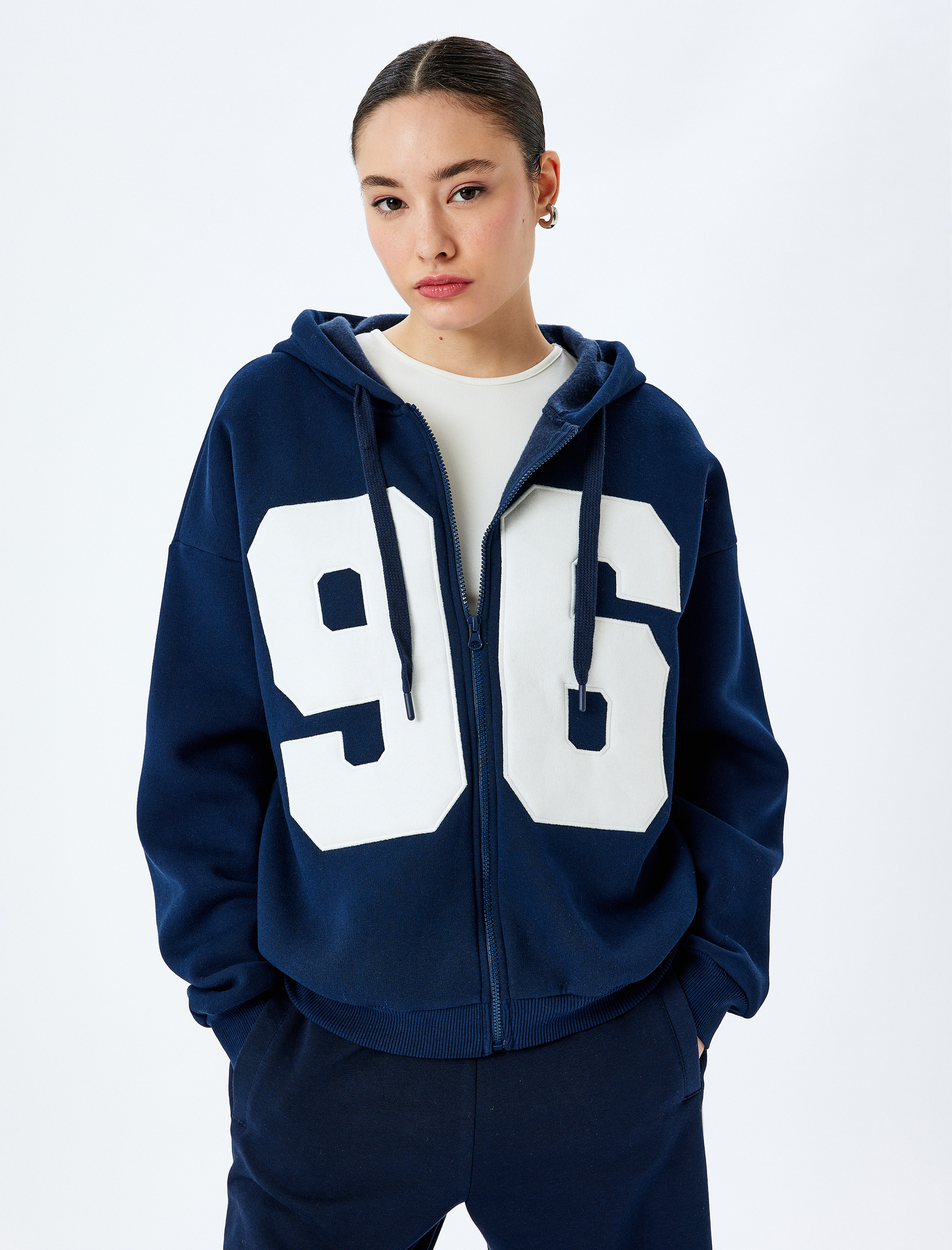 Şardonlu Kapüşonlu Kolej Nakışlı Oversize Fermuarlı Sweatshirt
