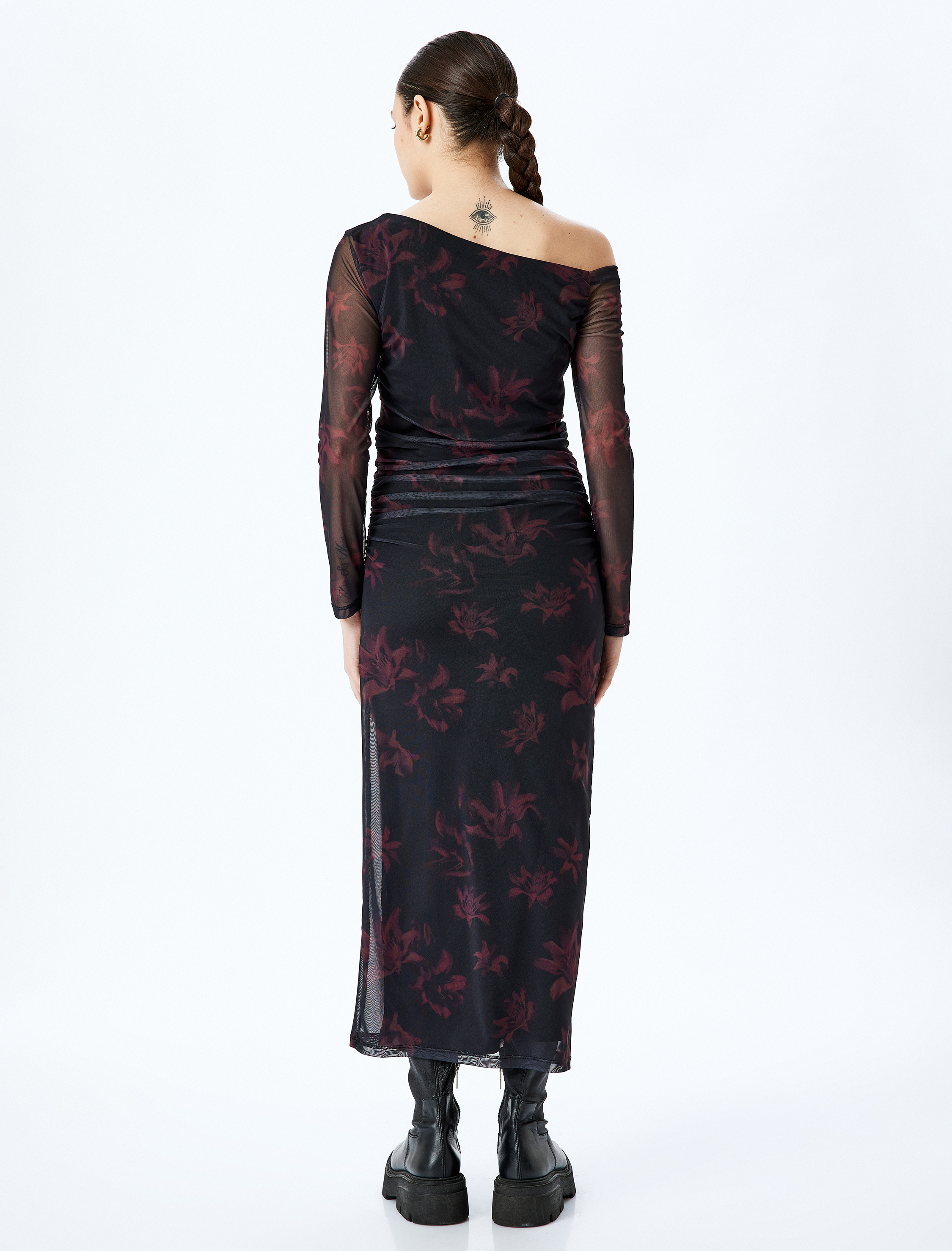 Tek Omuz Uzun Kollu Asimetrik Desenli Tül Elbise