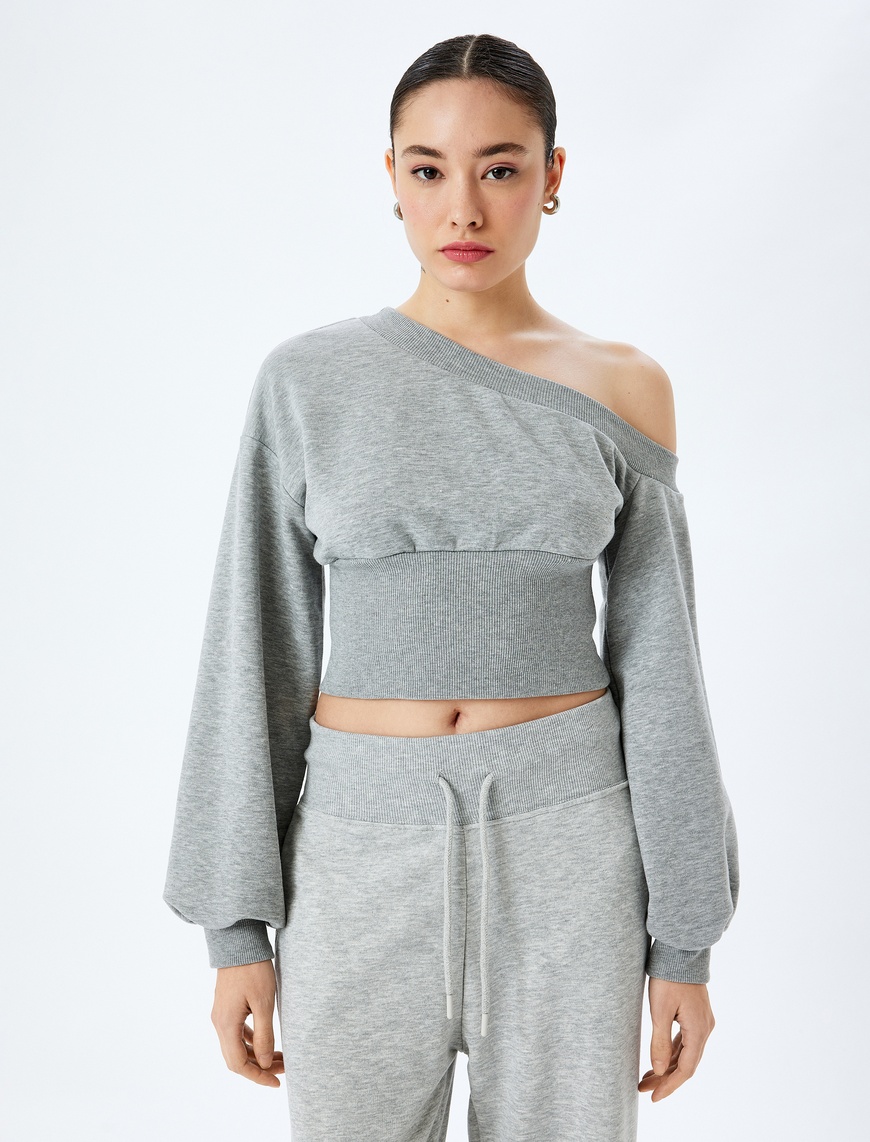   Korse Detaylı Asimetrik Yaka Omzu Açık Crop Sweatshirt