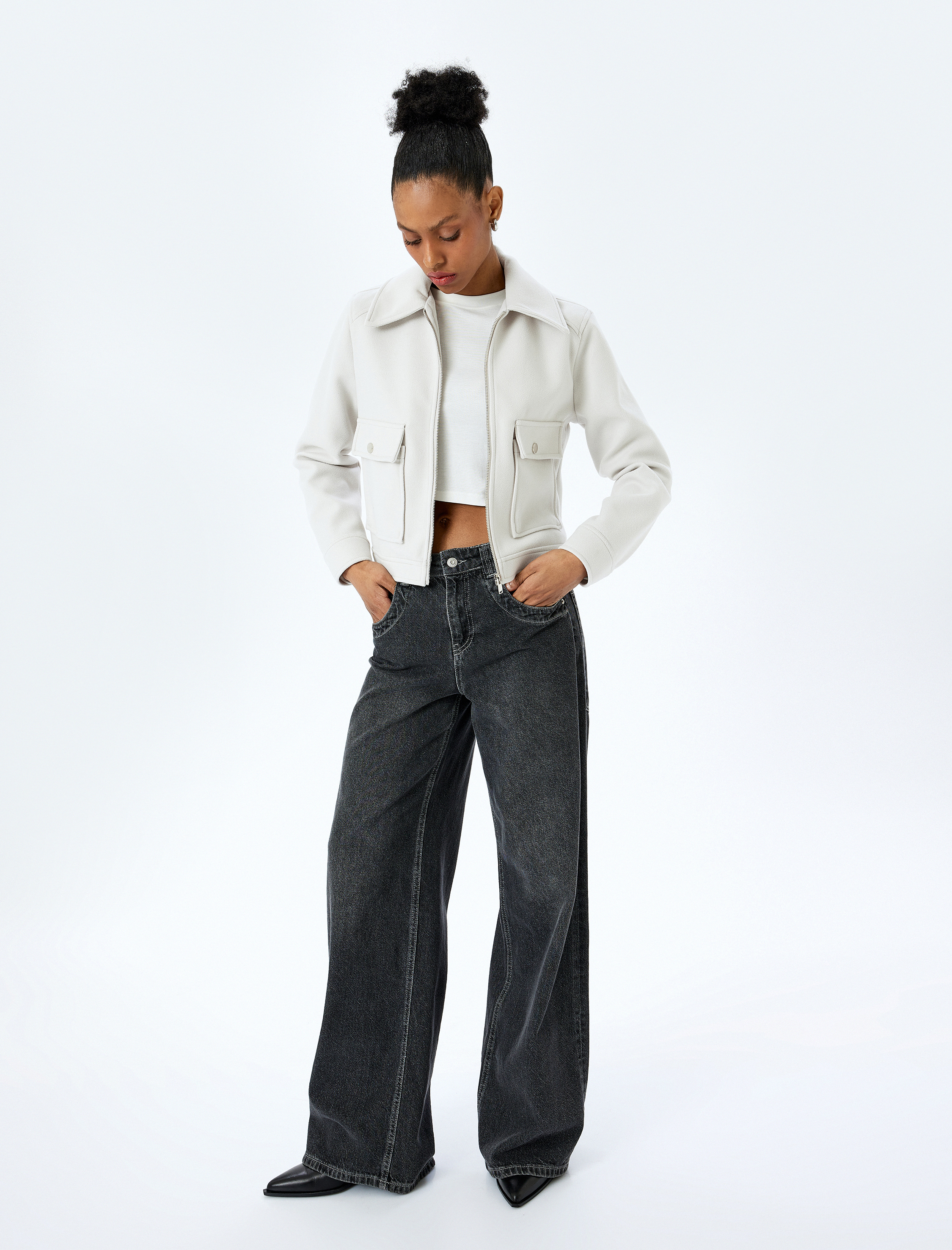   Cep Detaylı Fermuarlı Kaşe Crop Ceket