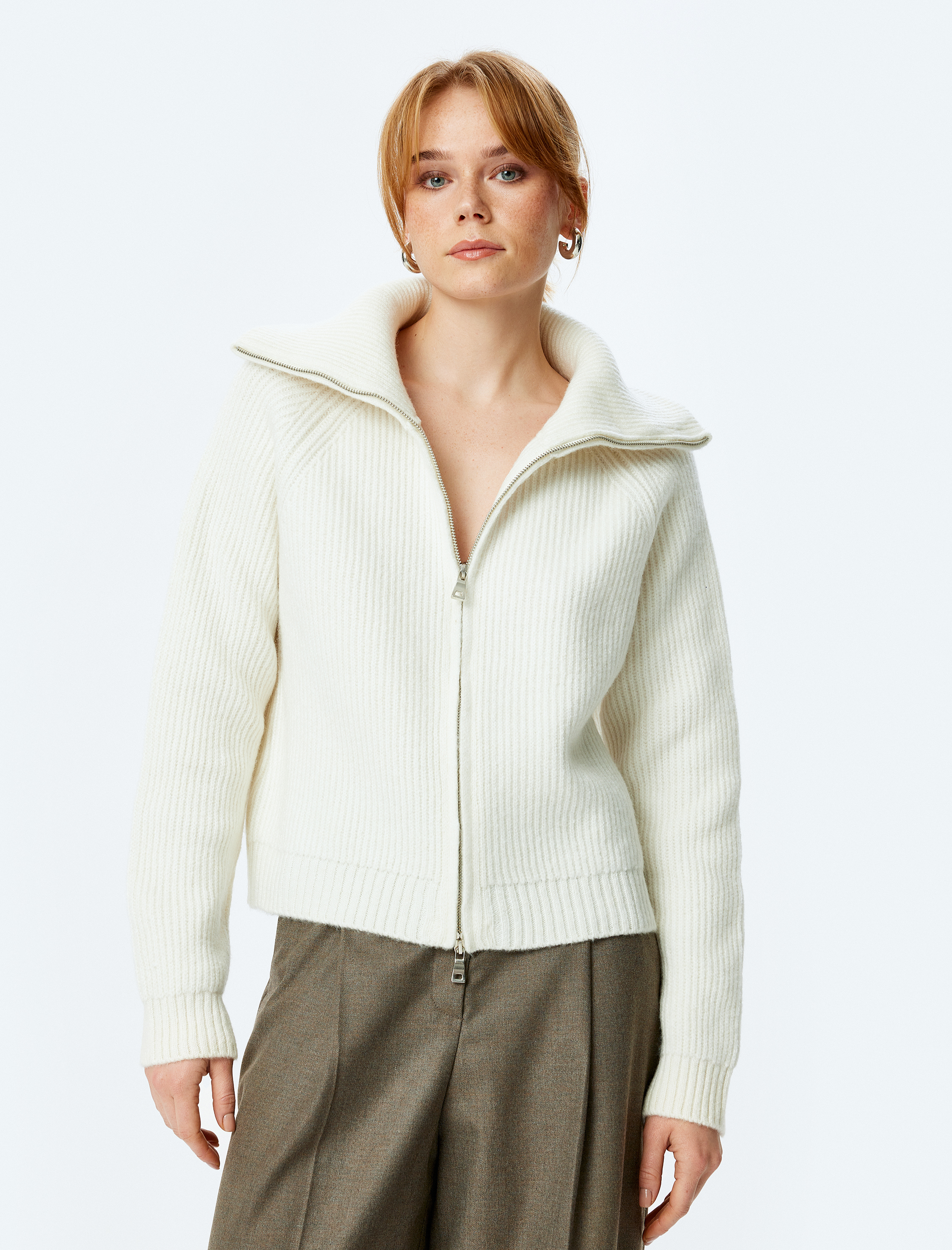   Dik Yaka Fermuarlı Uzun Kollu Triko Hırka