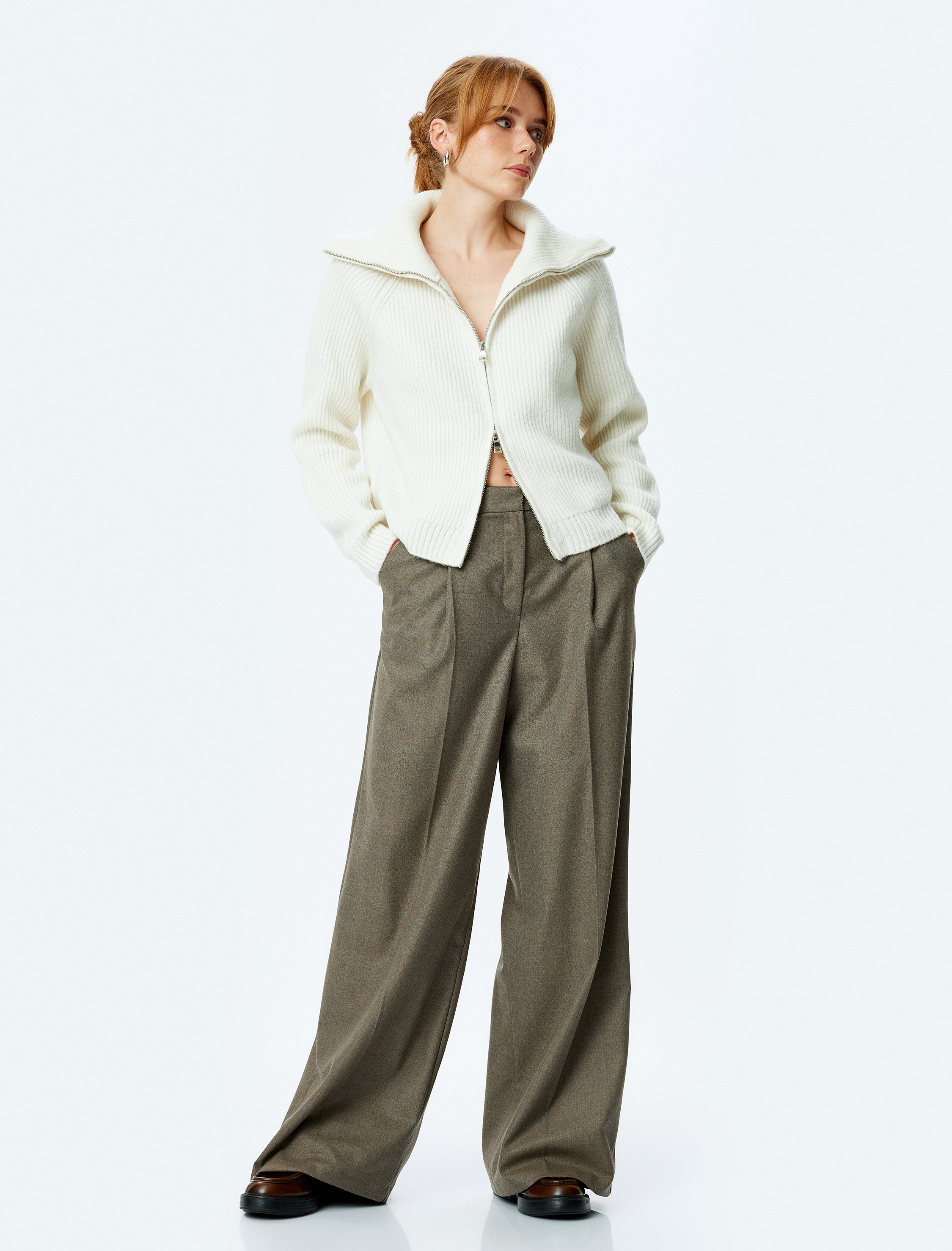   Dik Yaka Fermuarlı Uzun Kollu Triko Hırka