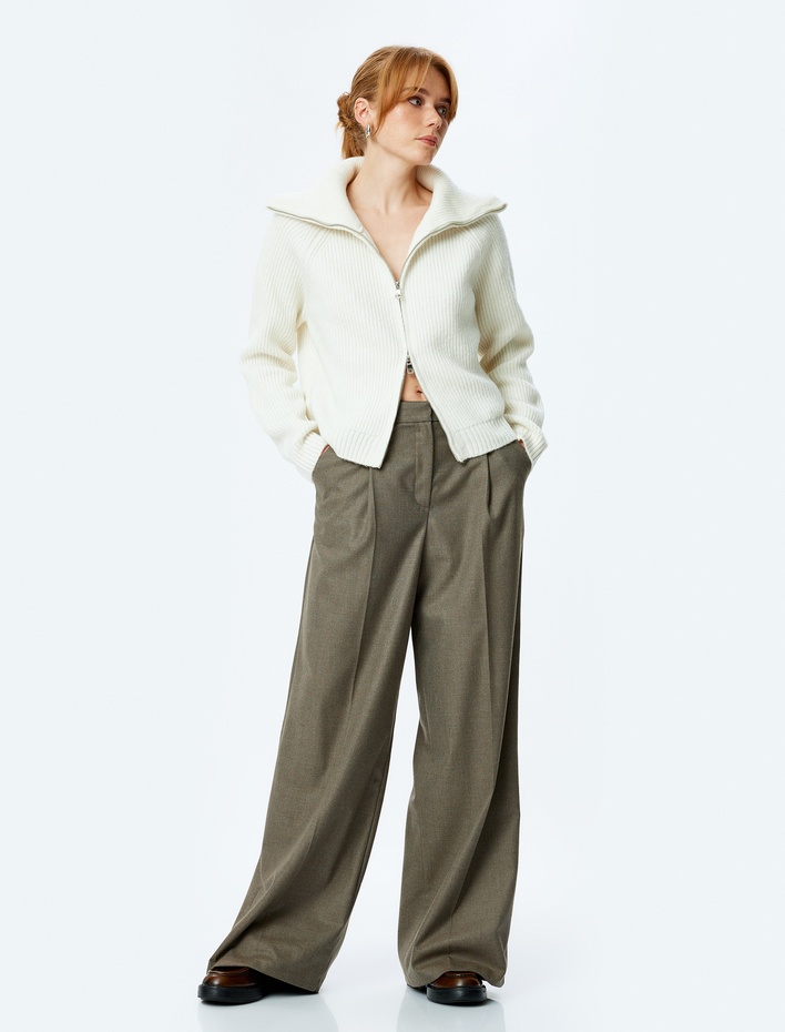  Dik Yaka Fermuarlı Uzun Kollu Triko Hırka