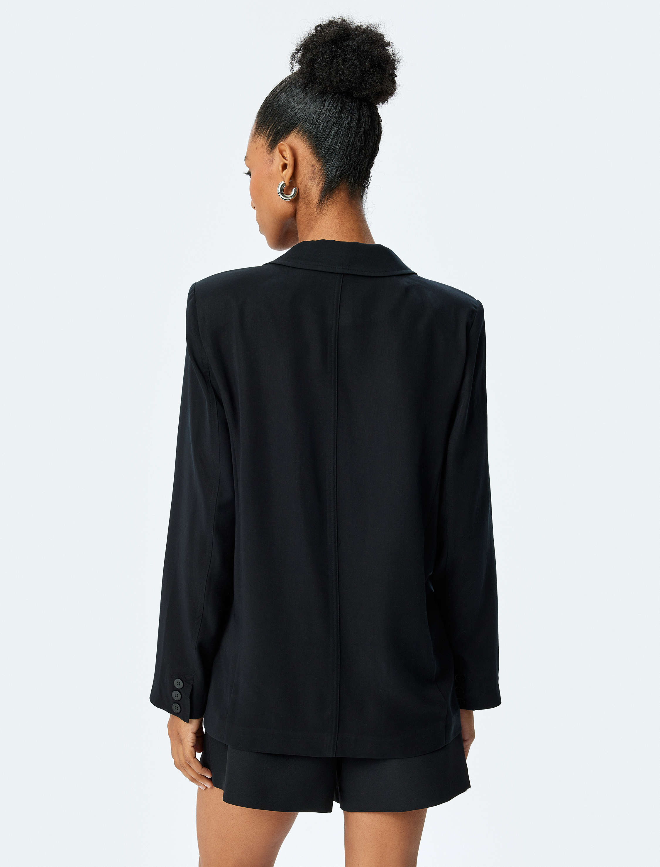   Uzun Kollu Düğmeli Cepli Kruvaze Oversize Blazer Ceket