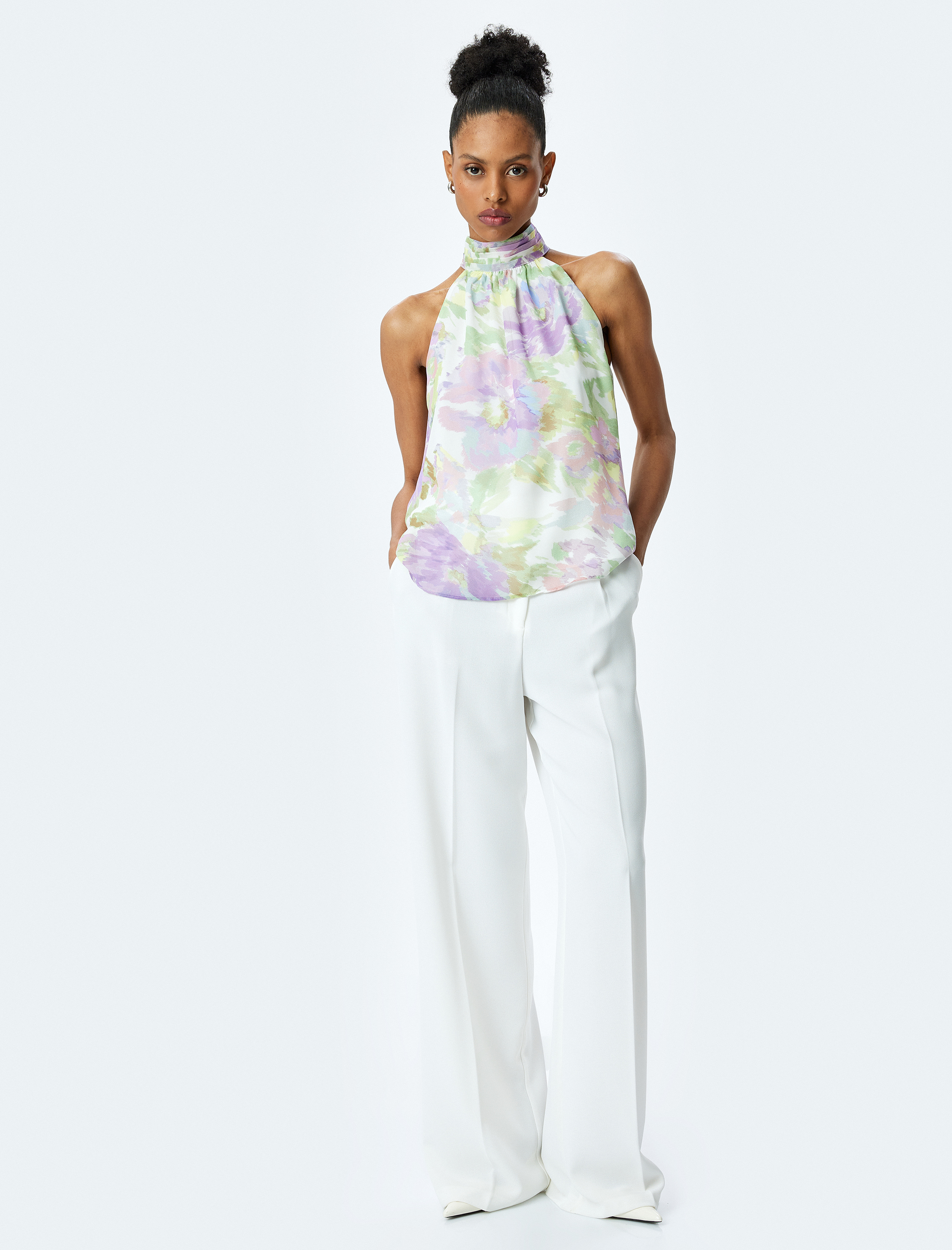 Halter Yaka Çiçekli Şifon Bluz