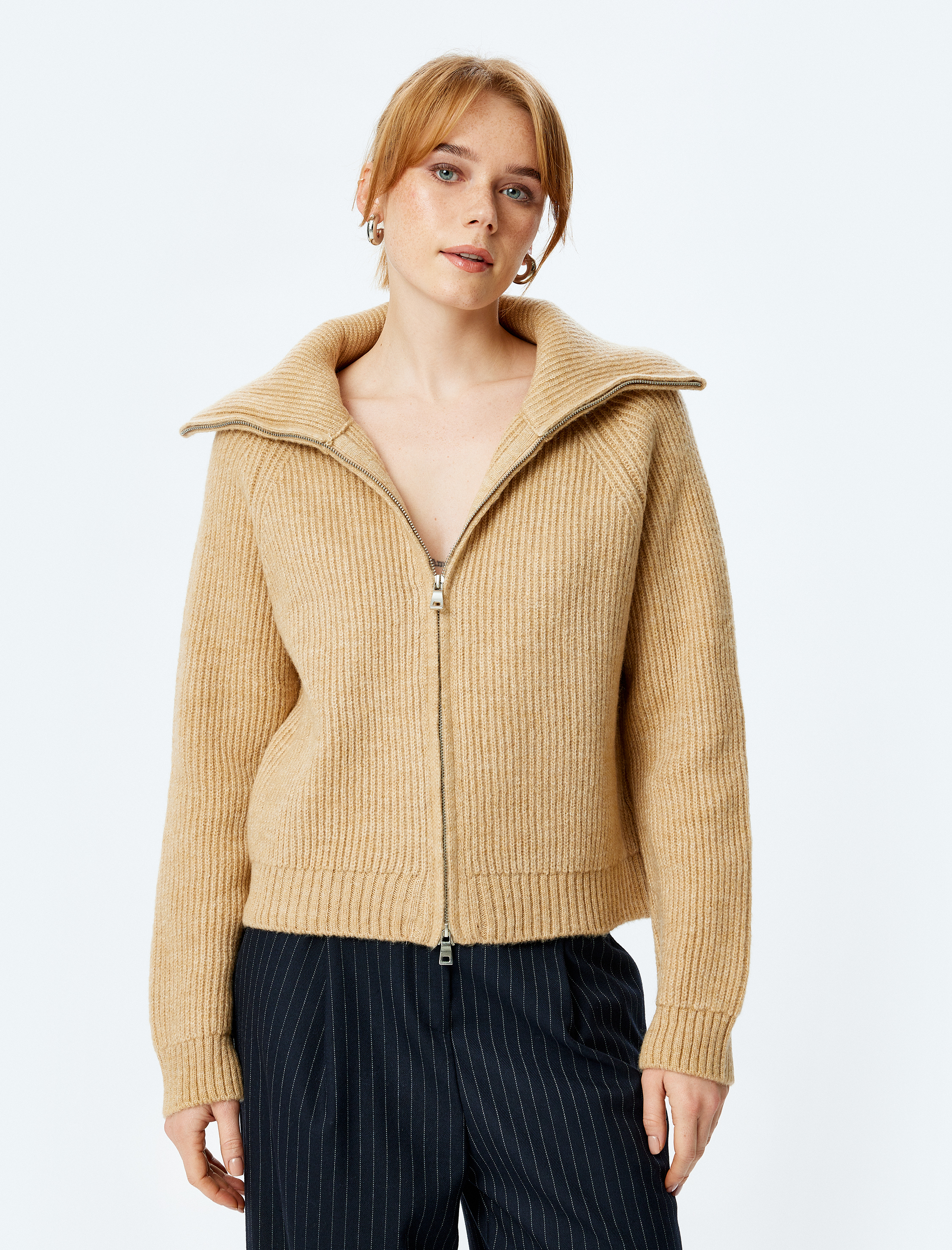   Dik Yaka Fermuarlı Uzun Kollu Triko Hırka