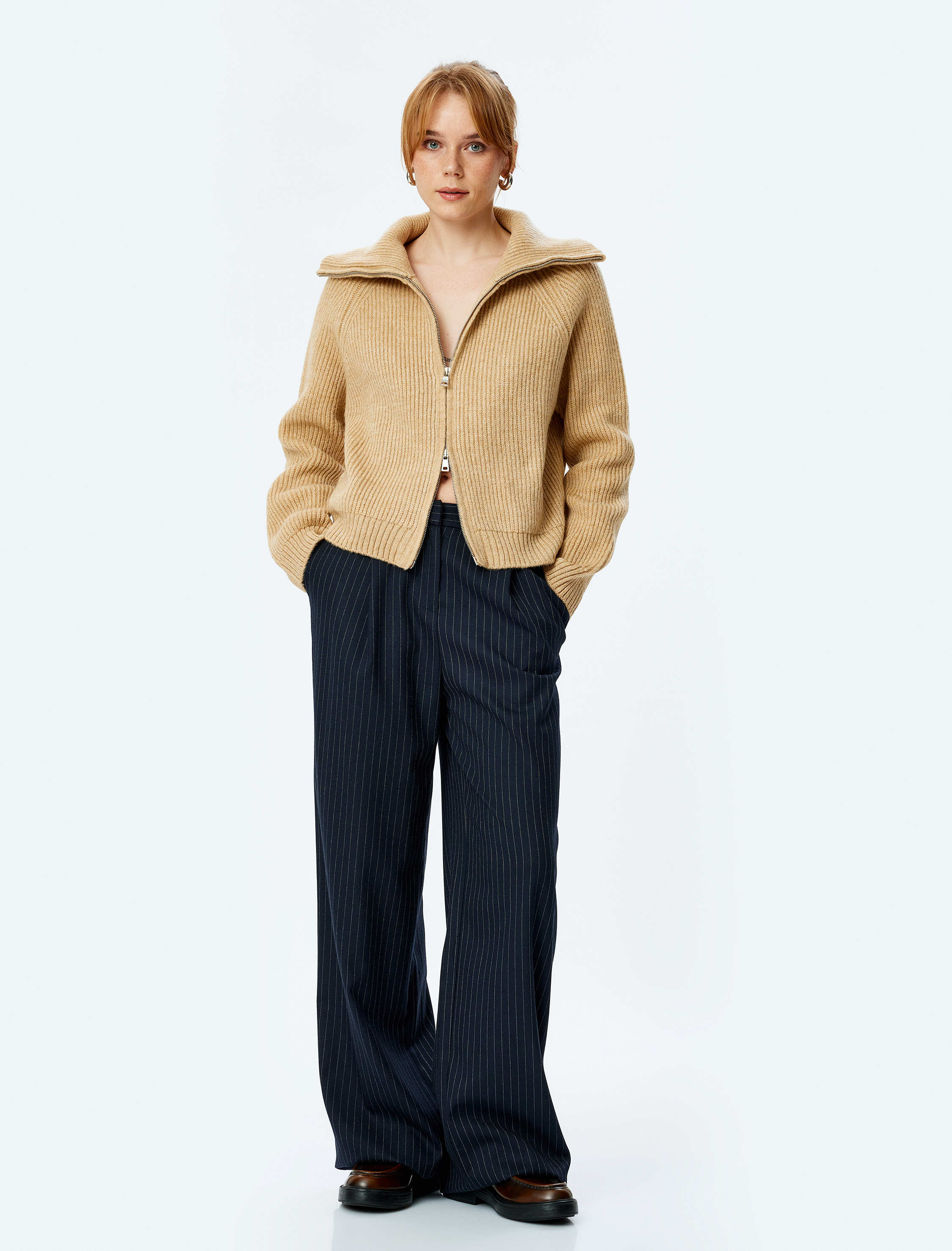   Dik Yaka Fermuarlı Uzun Kollu Triko Hırka