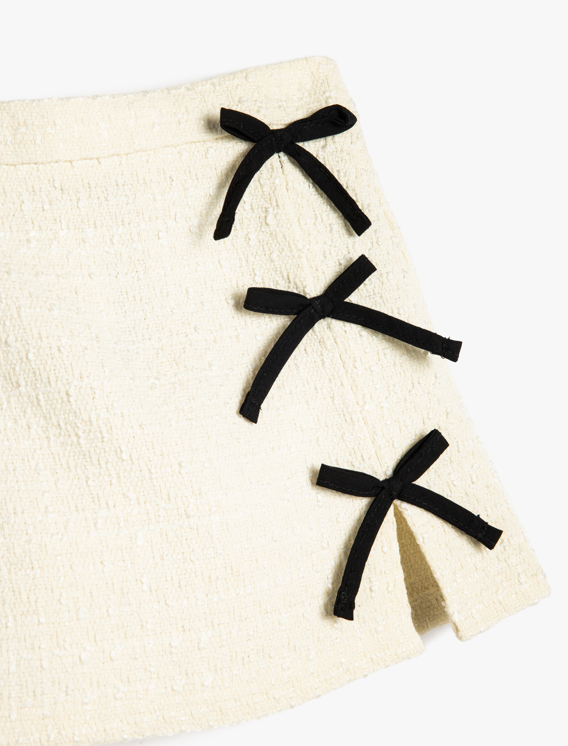  Kız Çocuk Fiyonk Detaylı Yırtmaç Detaylı Tüvit Etek