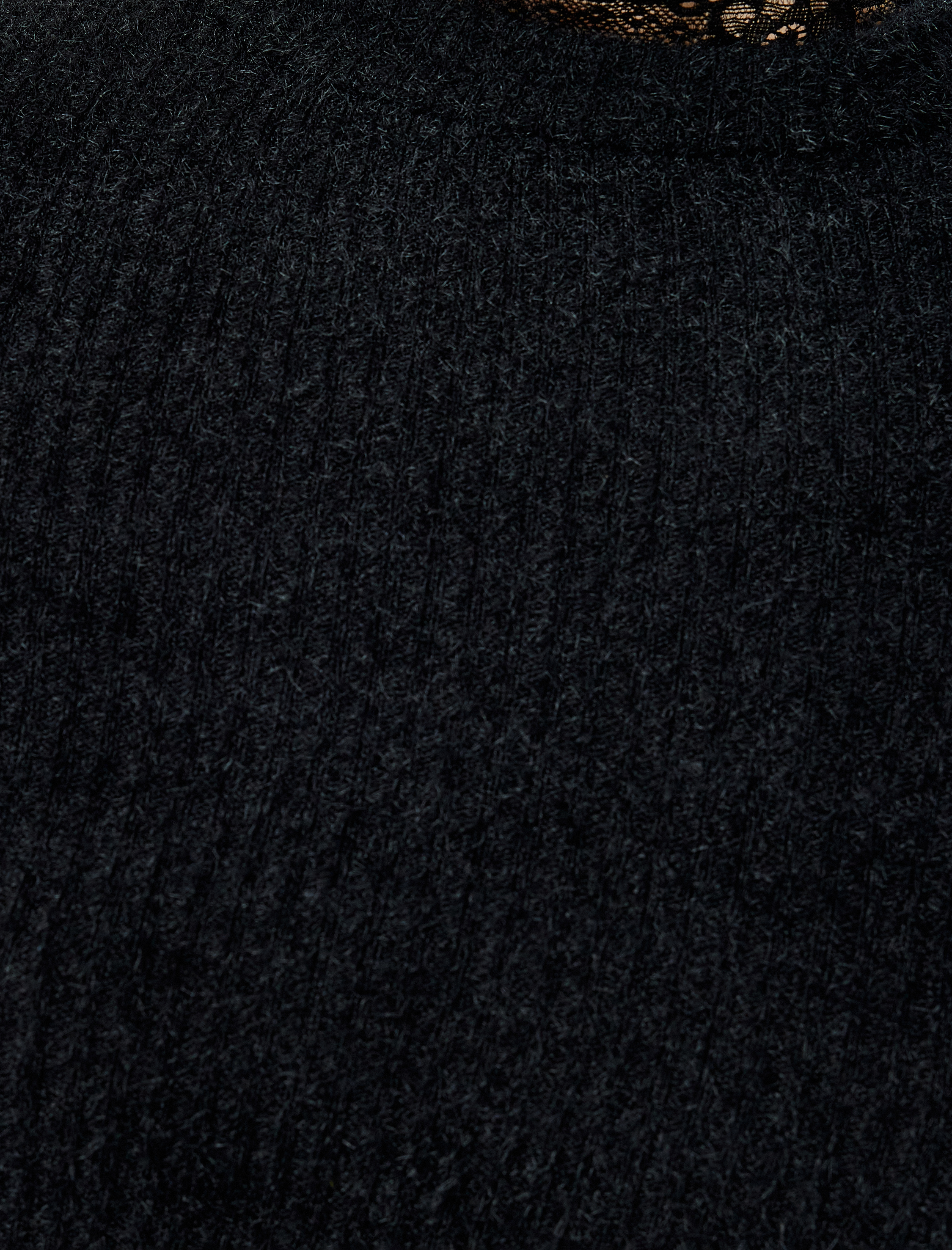   Dantel Detaylı Dik Yaka Uzun Kollu Triko Peluş Crop Kazak