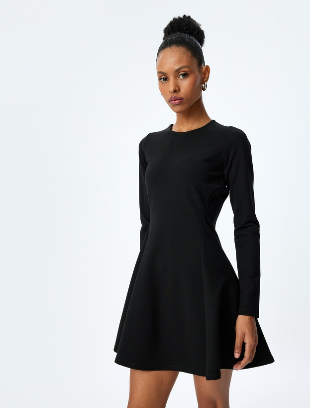 Krep Kumaş Bisiklet Yaka Uzun Kollu Slim Fit Çan Etek Mini Elbise_1