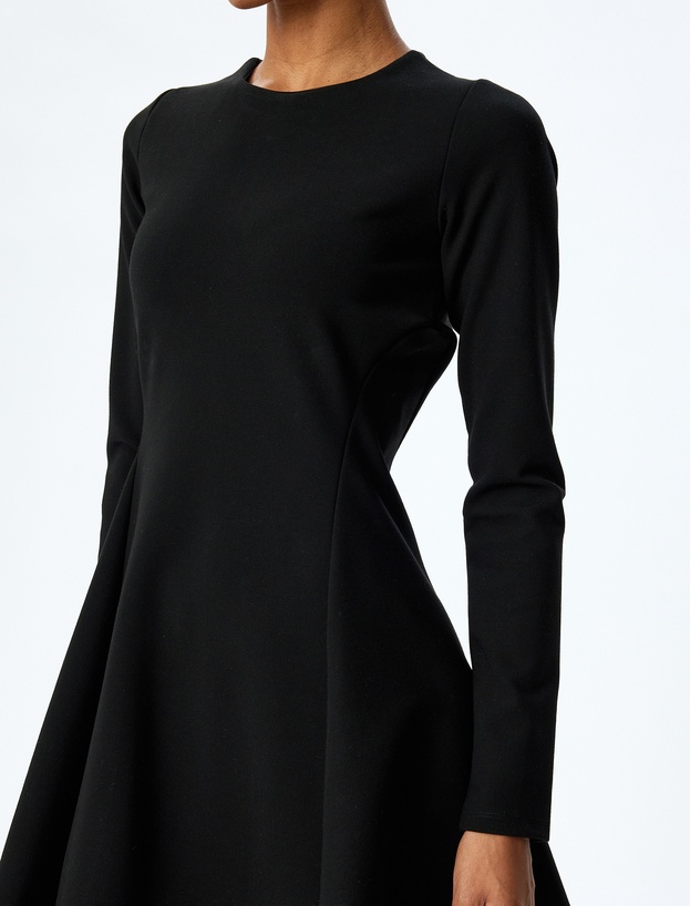 Krep Kumaş Bisiklet Yaka Uzun Kollu Slim Fit Çan Etek Mini Elbise_4