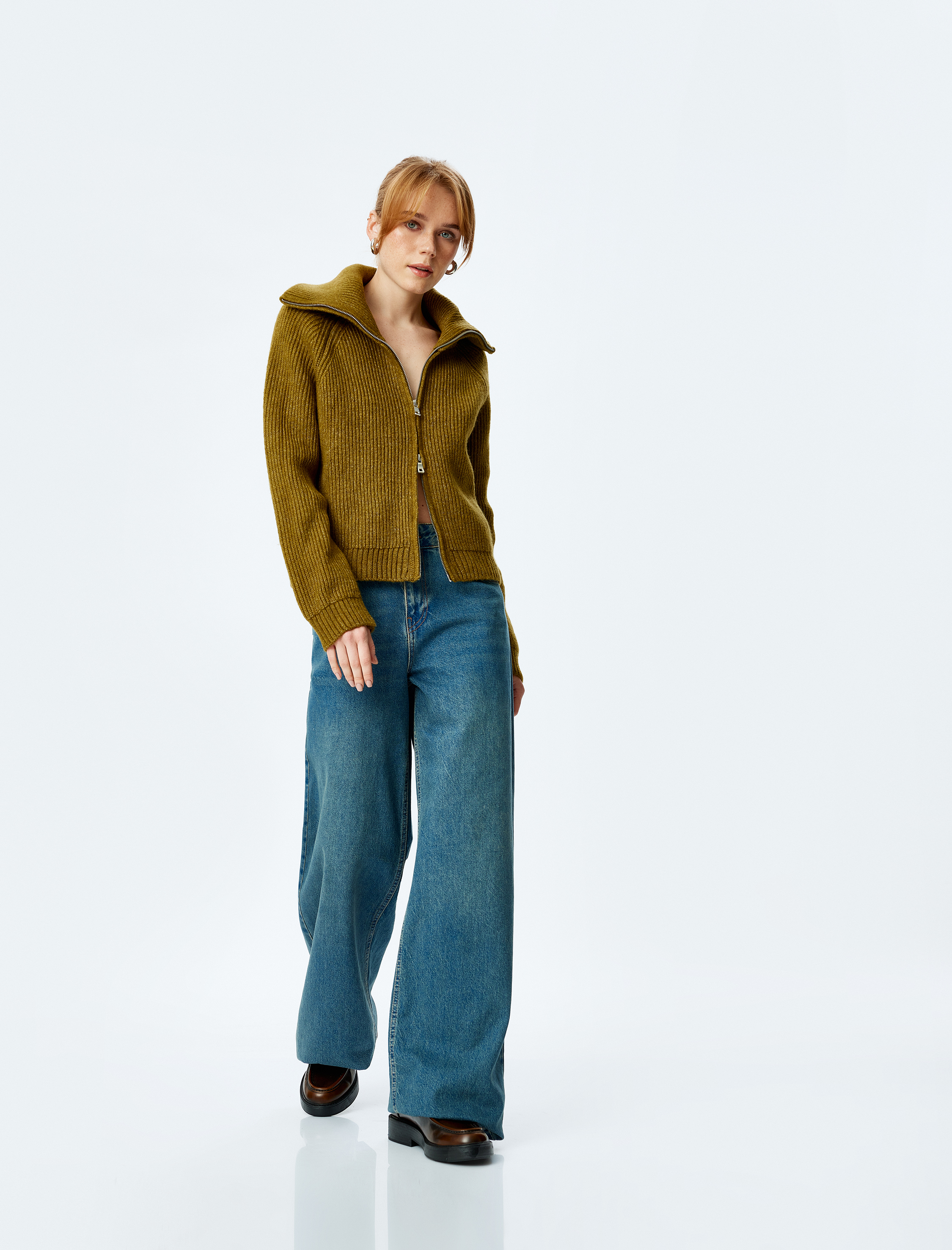   Dik Yaka Fermuarlı Uzun Kollu Triko Hırka