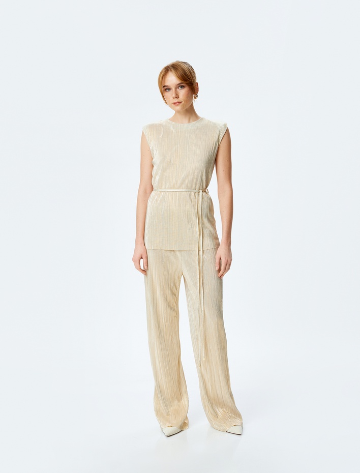  Kemer Detaylı Bisiklet Yaka Kolsuz Piliseli Bluz