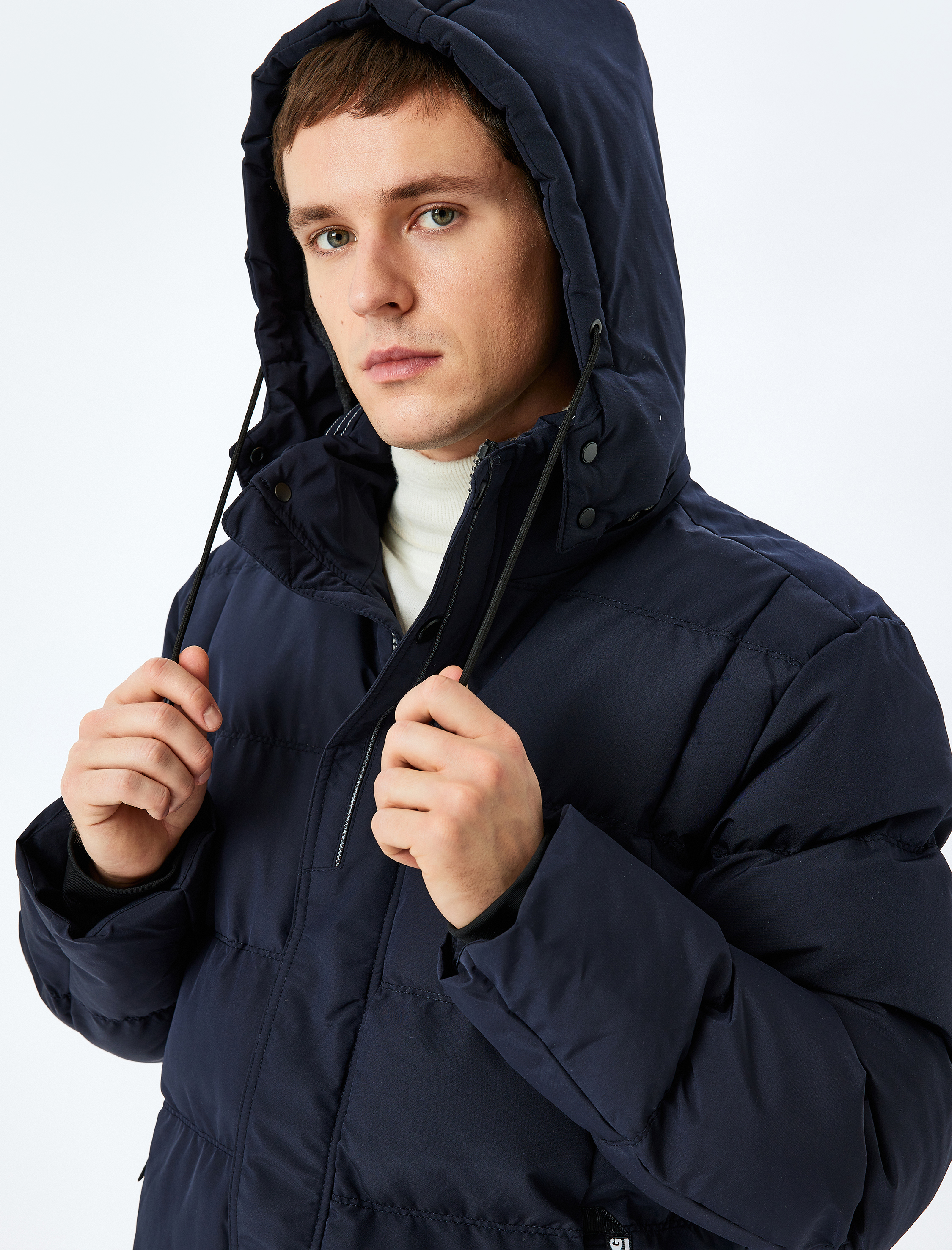 Koton Erkek Çıkarılabilir Kapüşonlu Fermuarlı Cep Detaylı Slim Fit Şişme Mont -1