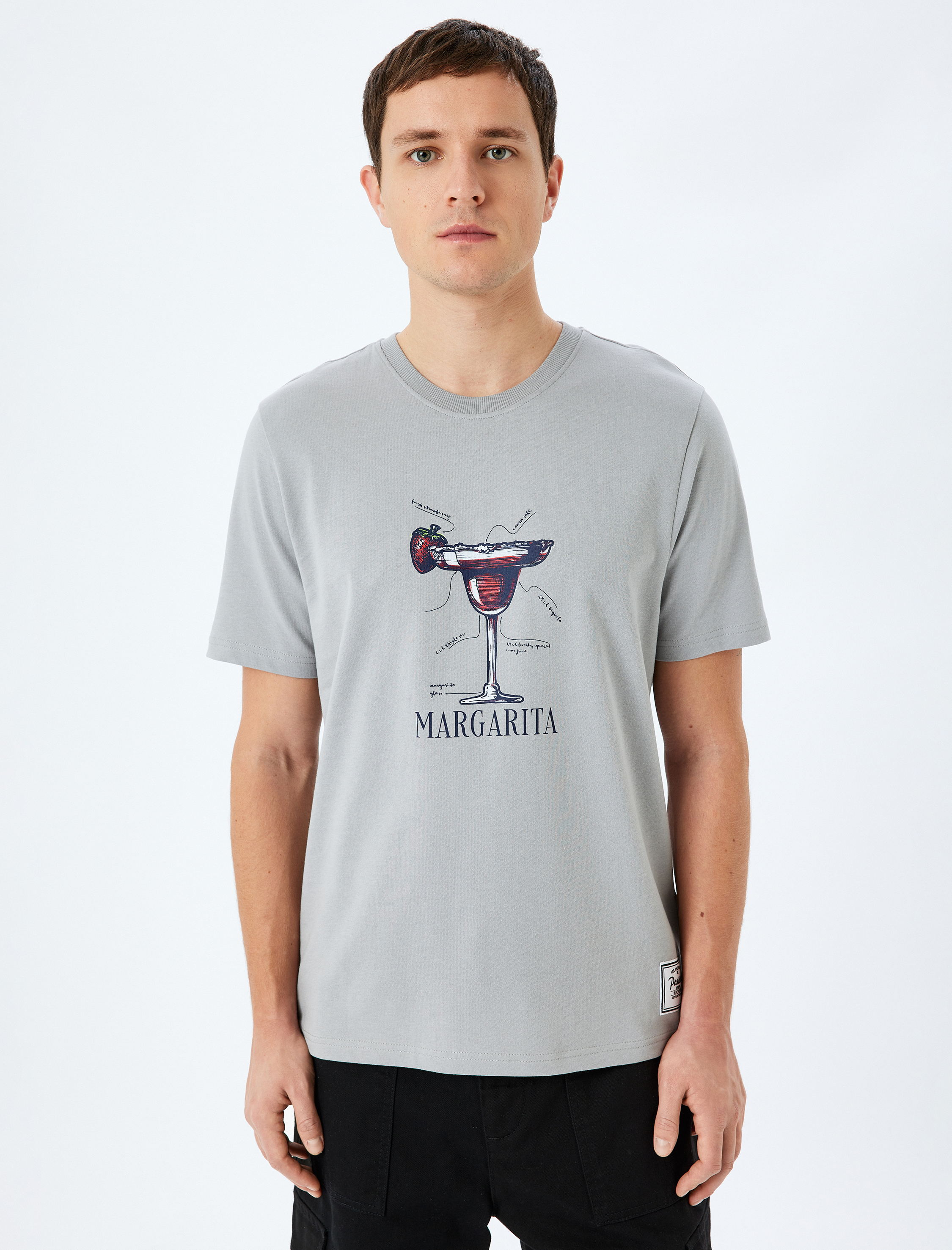   Bisiklet Yaka Etiket Detaylı Regular Fit Pamuklu Tok Kumaş Baskılı Kısa Kollu Tişört