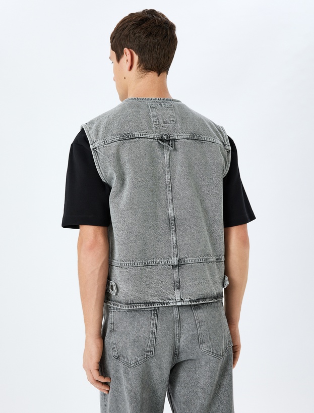 Kapaklı Cep Detaylı Pamuklu V Yaka Kolsuz Oversize Denim Yelek_3