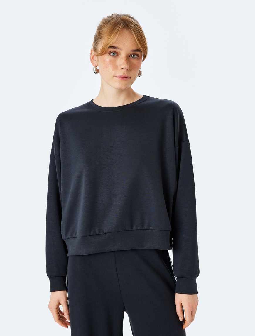   Modal Kumaş Bisiklet Yaka Uzun Kollu Basic Sweatshirt