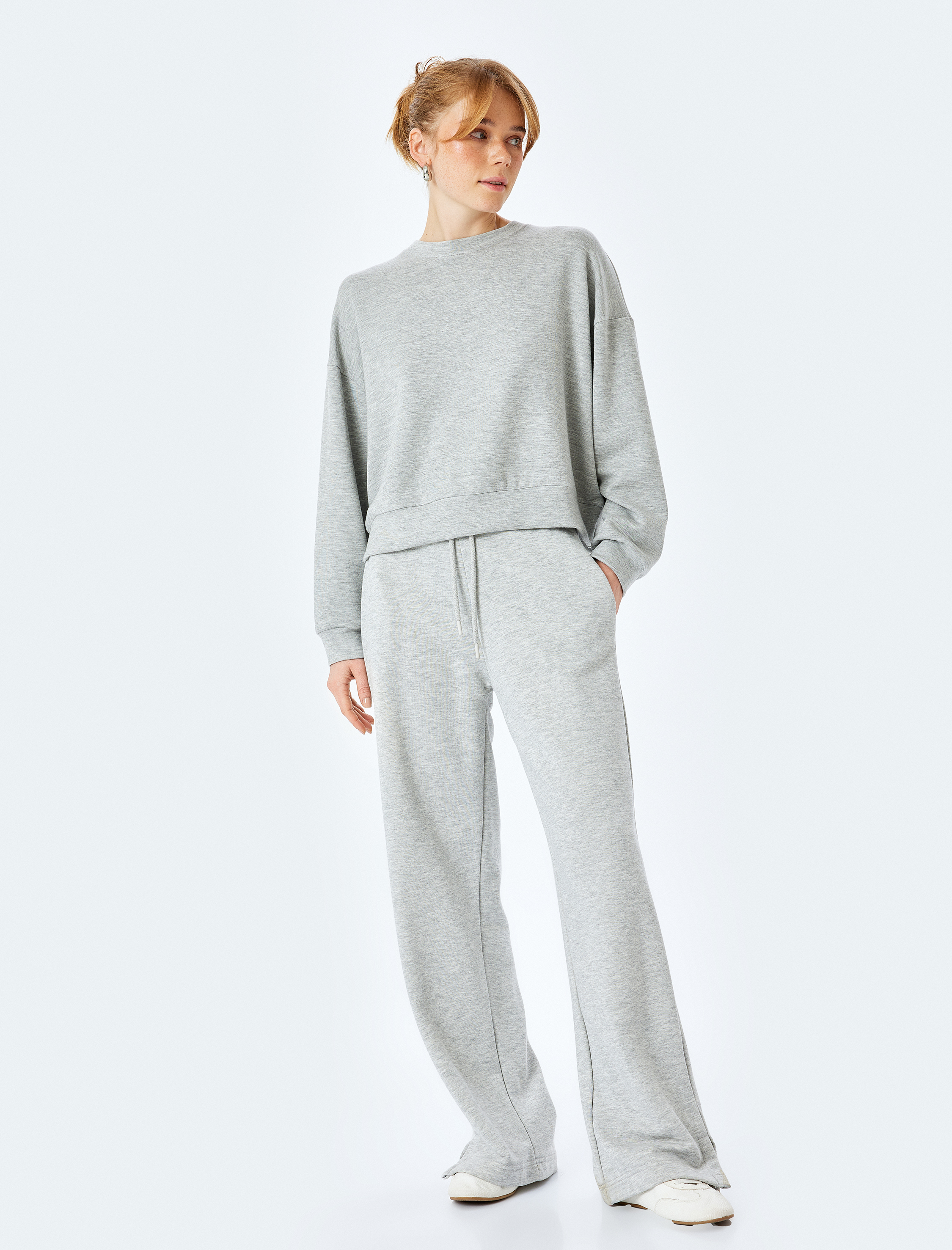   Rahat Kalıp Viskon Uzun Kollu Bisiklet Yaka Basic Sweatshirt