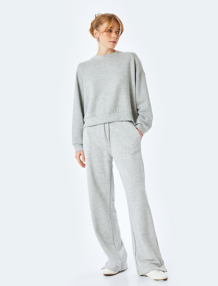  Rahat Kalıp Viskon Uzun Kollu Bisiklet Yaka Basic Sweatshirt