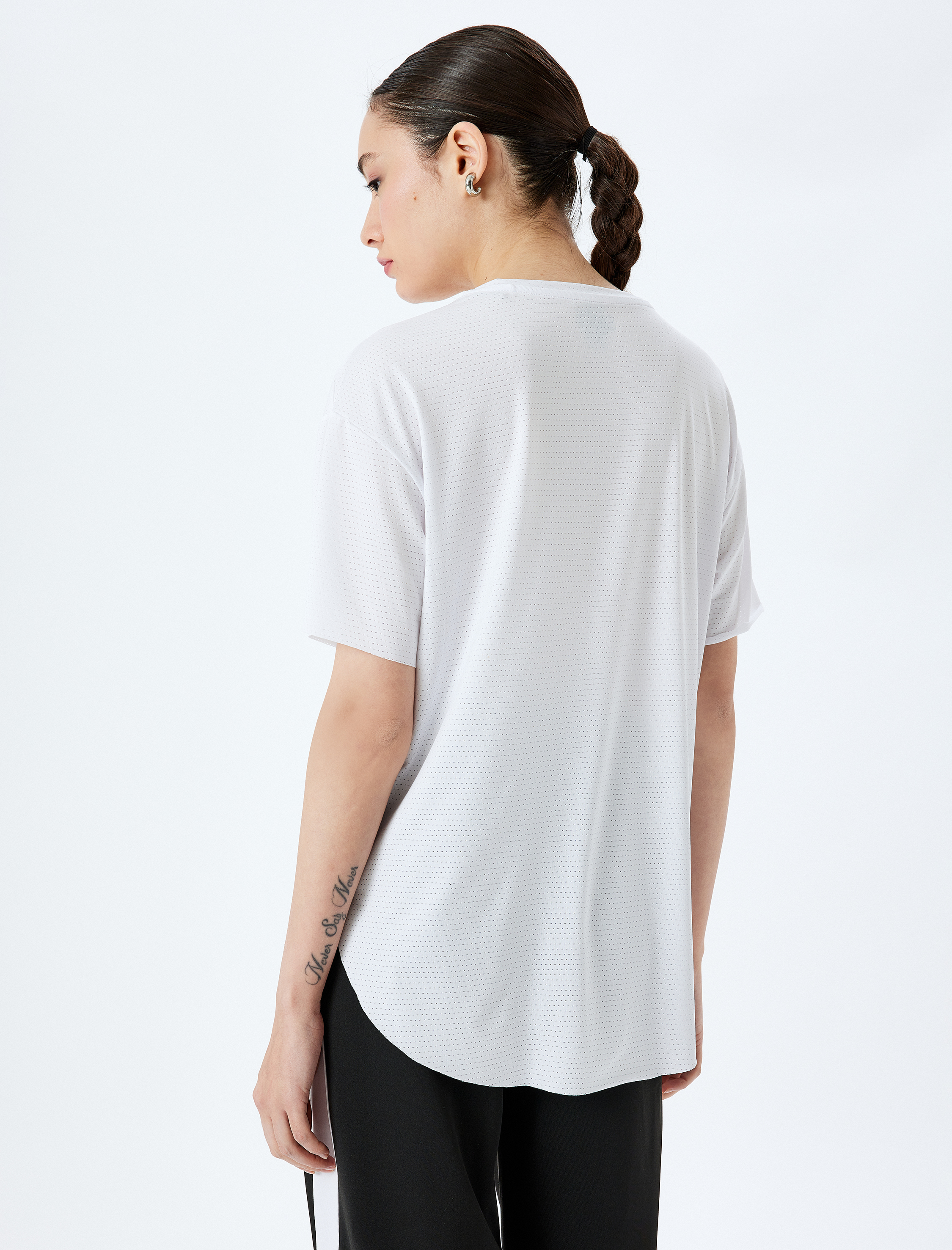   Kısa Kollu Bisiklet Yaka Yırtmaçlı Oversize Spor Tişört