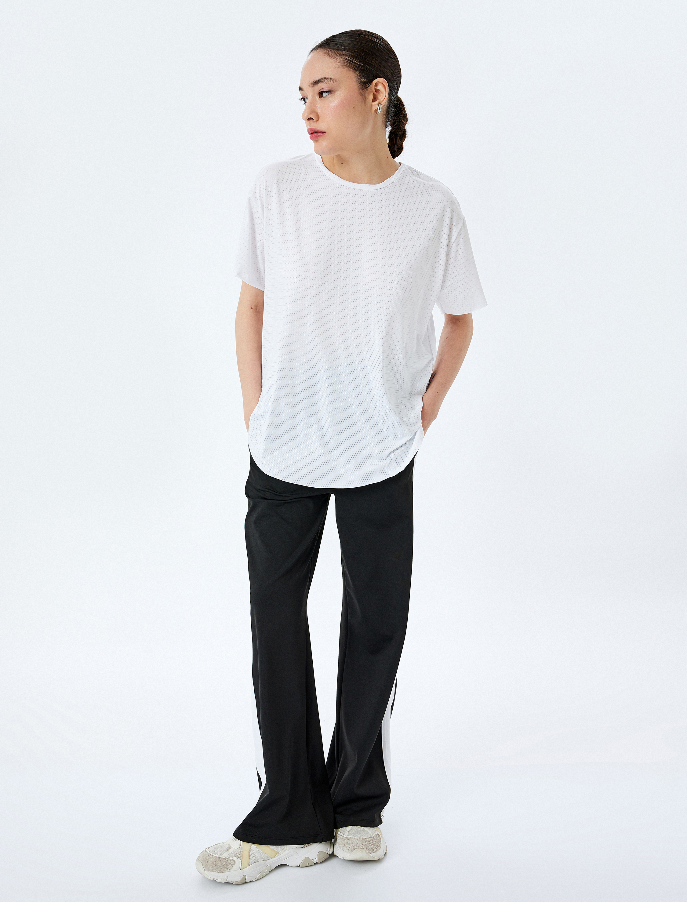   Kısa Kollu Bisiklet Yaka Yırtmaçlı Oversize Spor Tişört