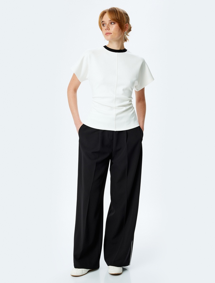  Viskon Kumaş Karışımlı Renk Kontrast Detaylı Drapeli Kısa Kollu Bisiklet Yaka Tişört