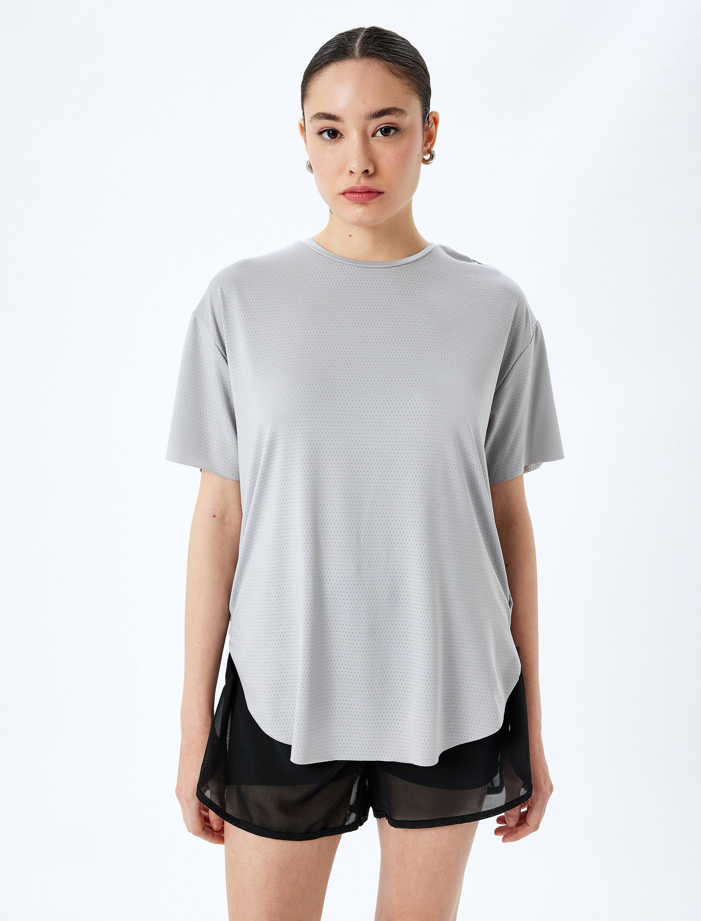   Kısa Kollu Bisiklet Yaka Yırtmaçlı Oversize Spor Tişört