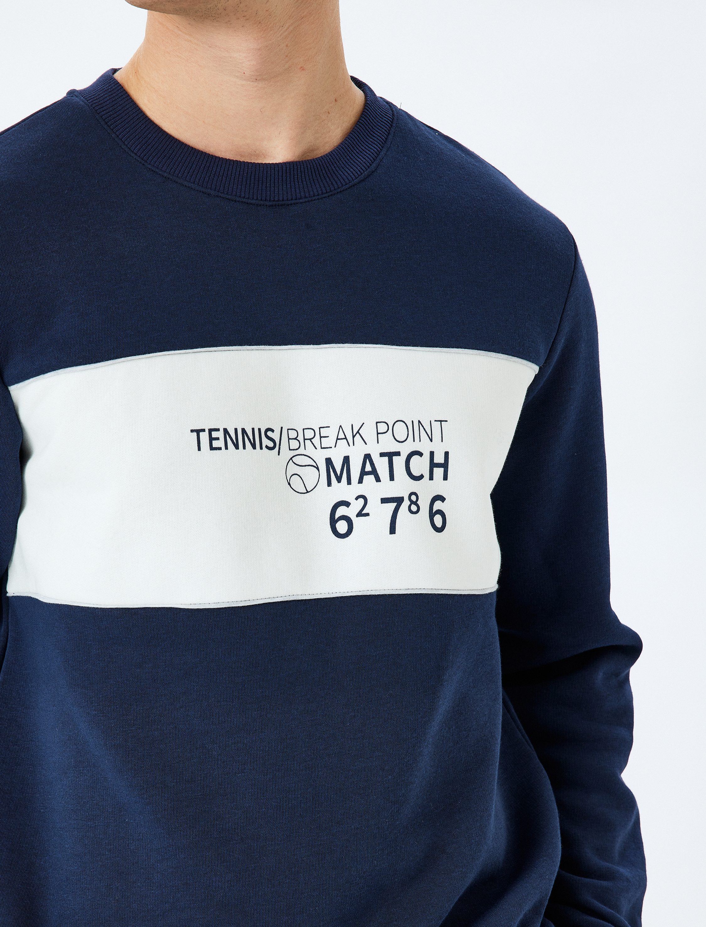 Bisiklet Yaka Renk Bloklu Şardonlu Pamuk Karışımlı Slogan Baskılı Sweatshirt