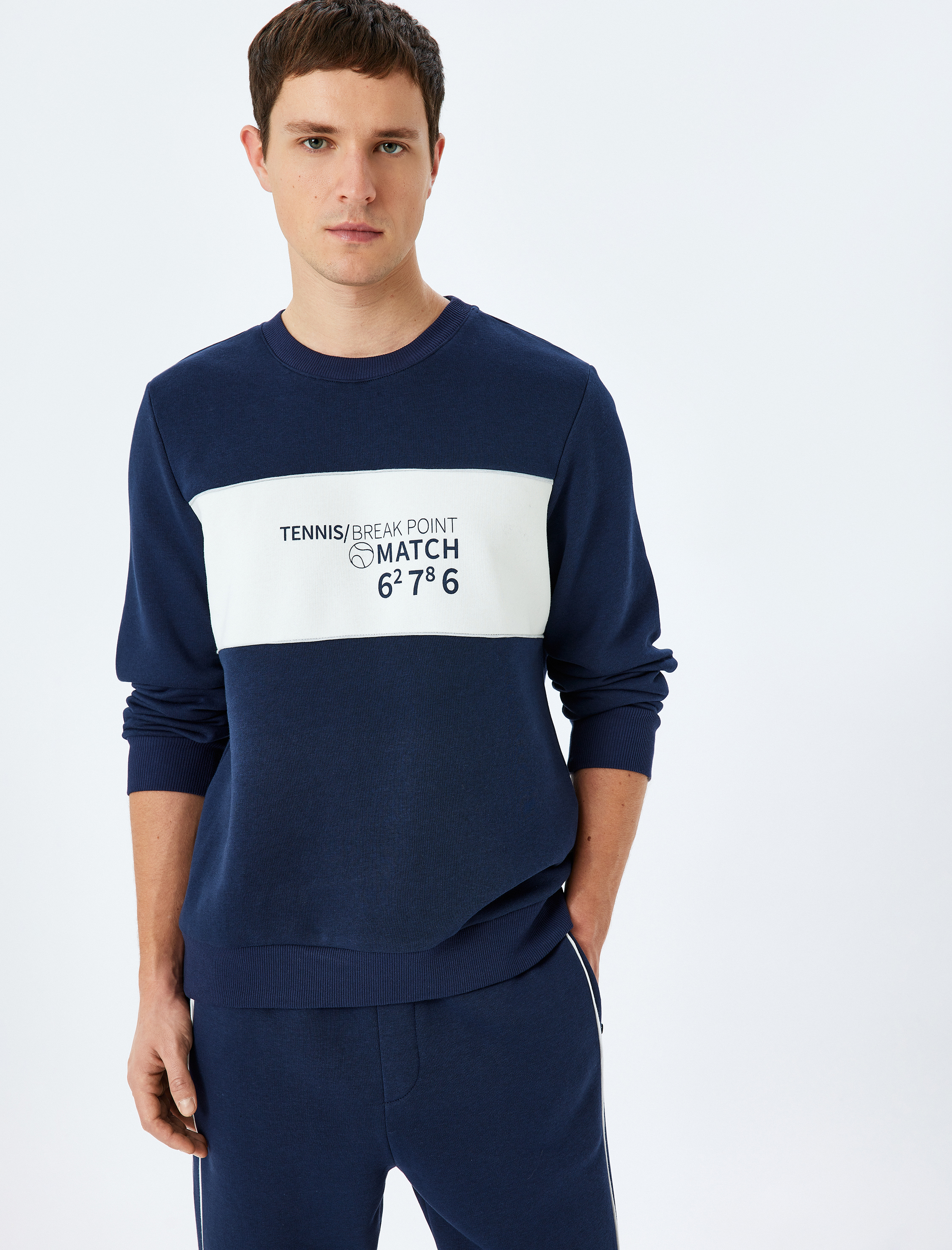 Bisiklet Yaka Renk Bloklu Şardonlu Pamuk Karışımlı Slogan Baskılı Sweatshirt